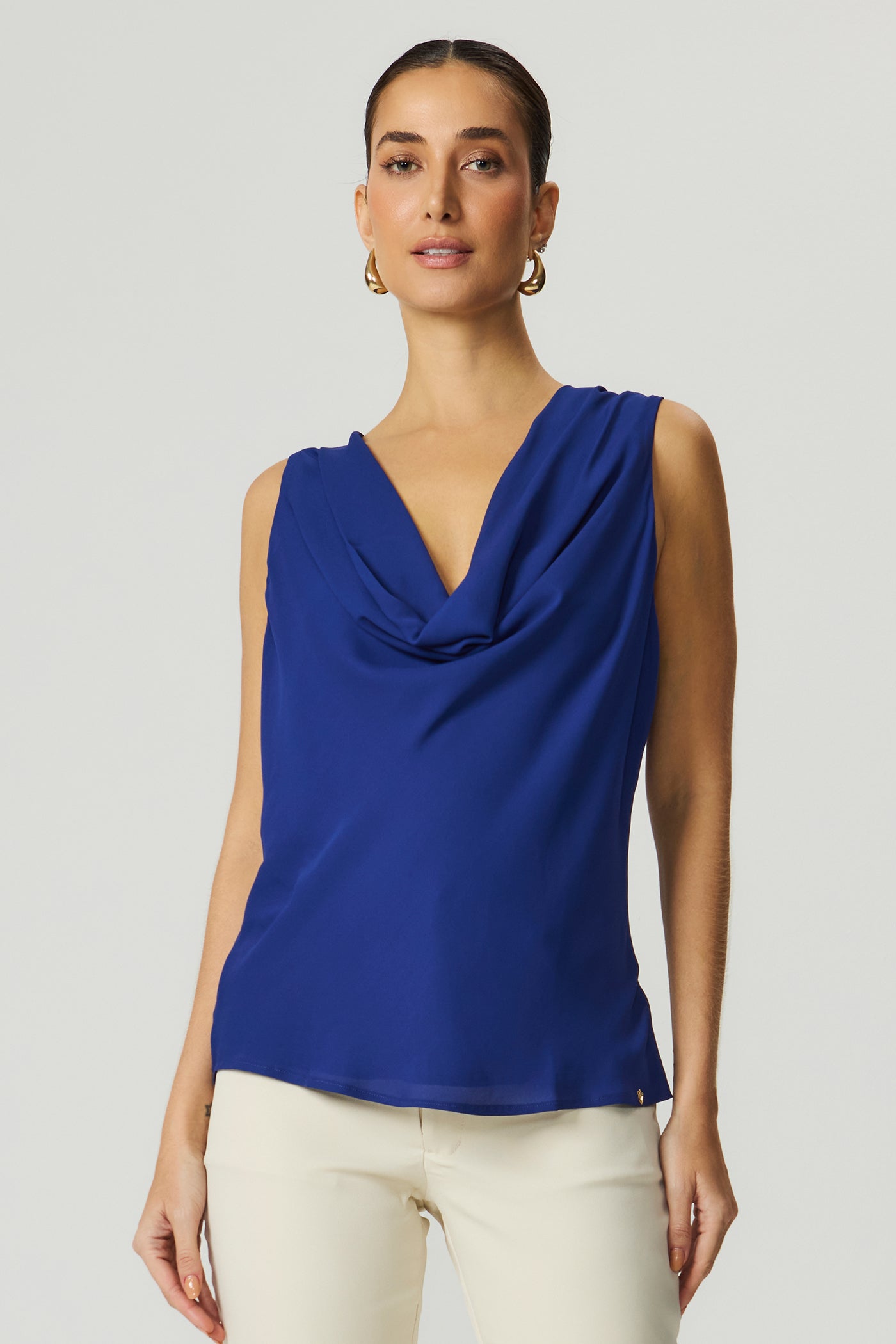 Blusa regata decote degagê azul