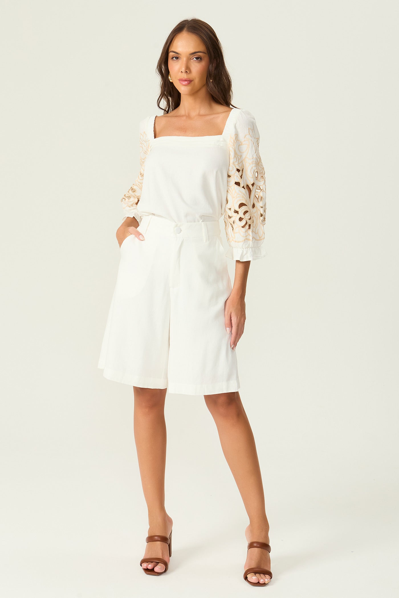 Blusa linho bordado Off white Fato Básico