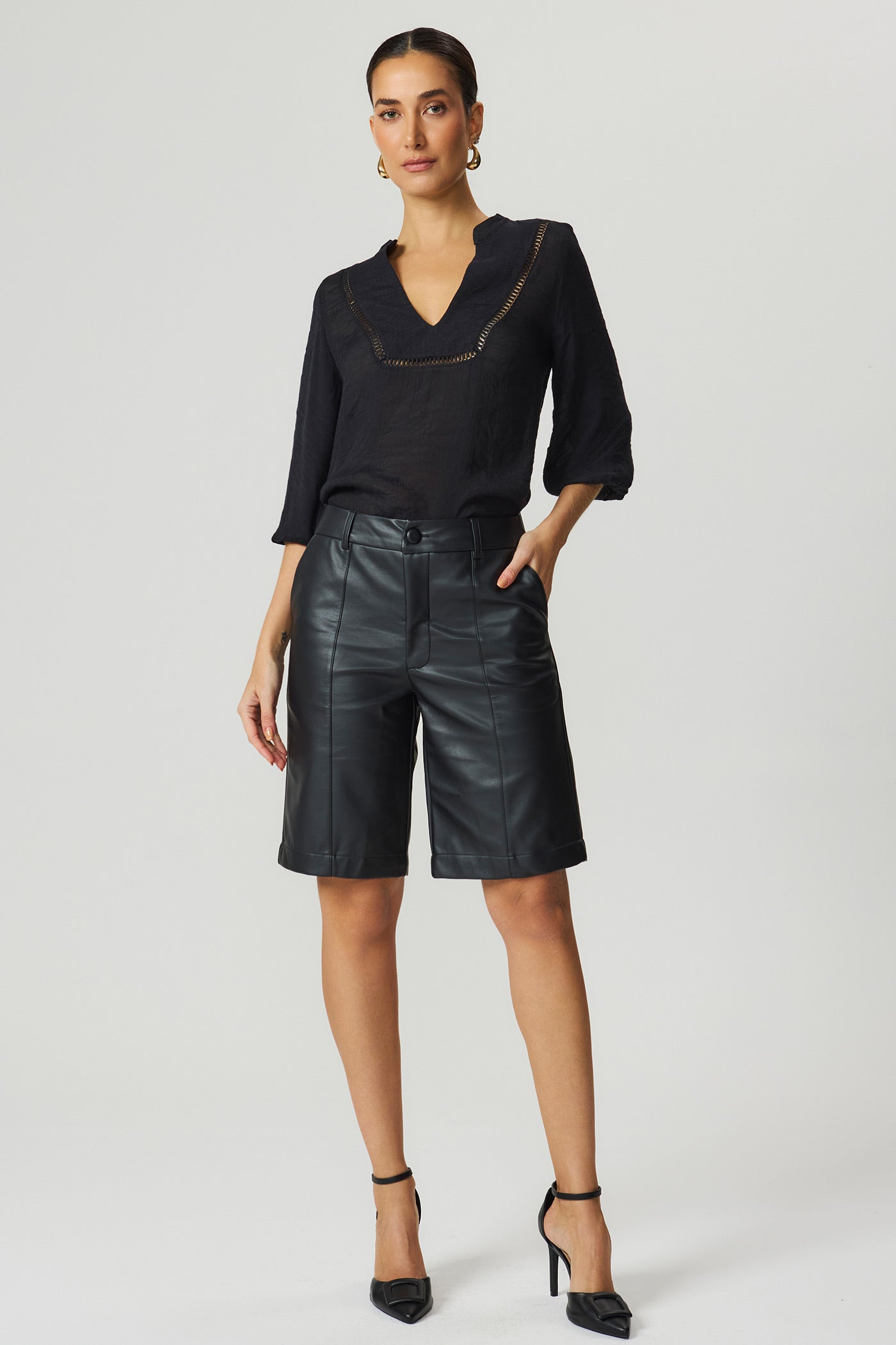 Blusa 3/4 entremeio preta Fato Básico