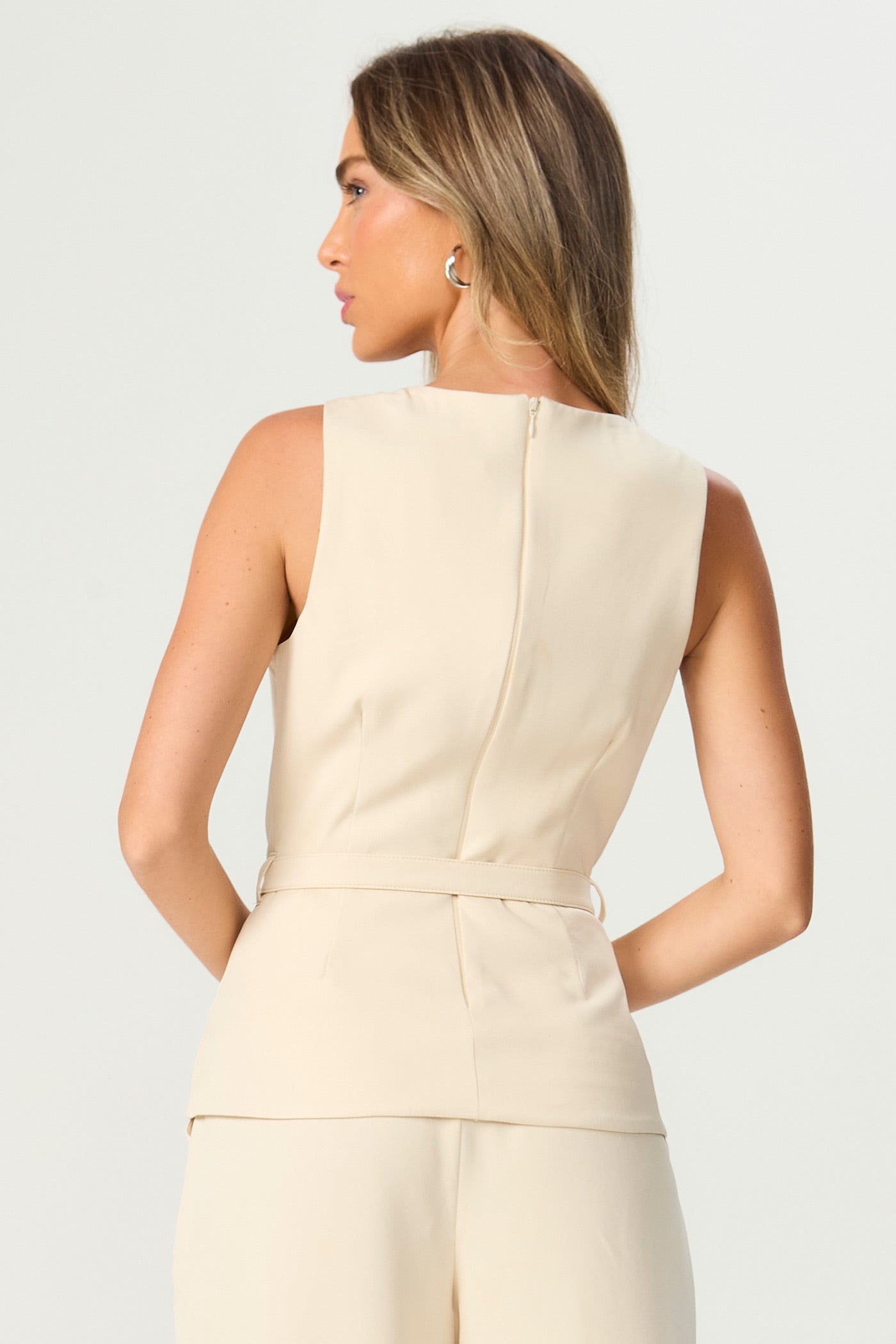 Blusa alfaiataria alongada com cinto bege Fato Básico