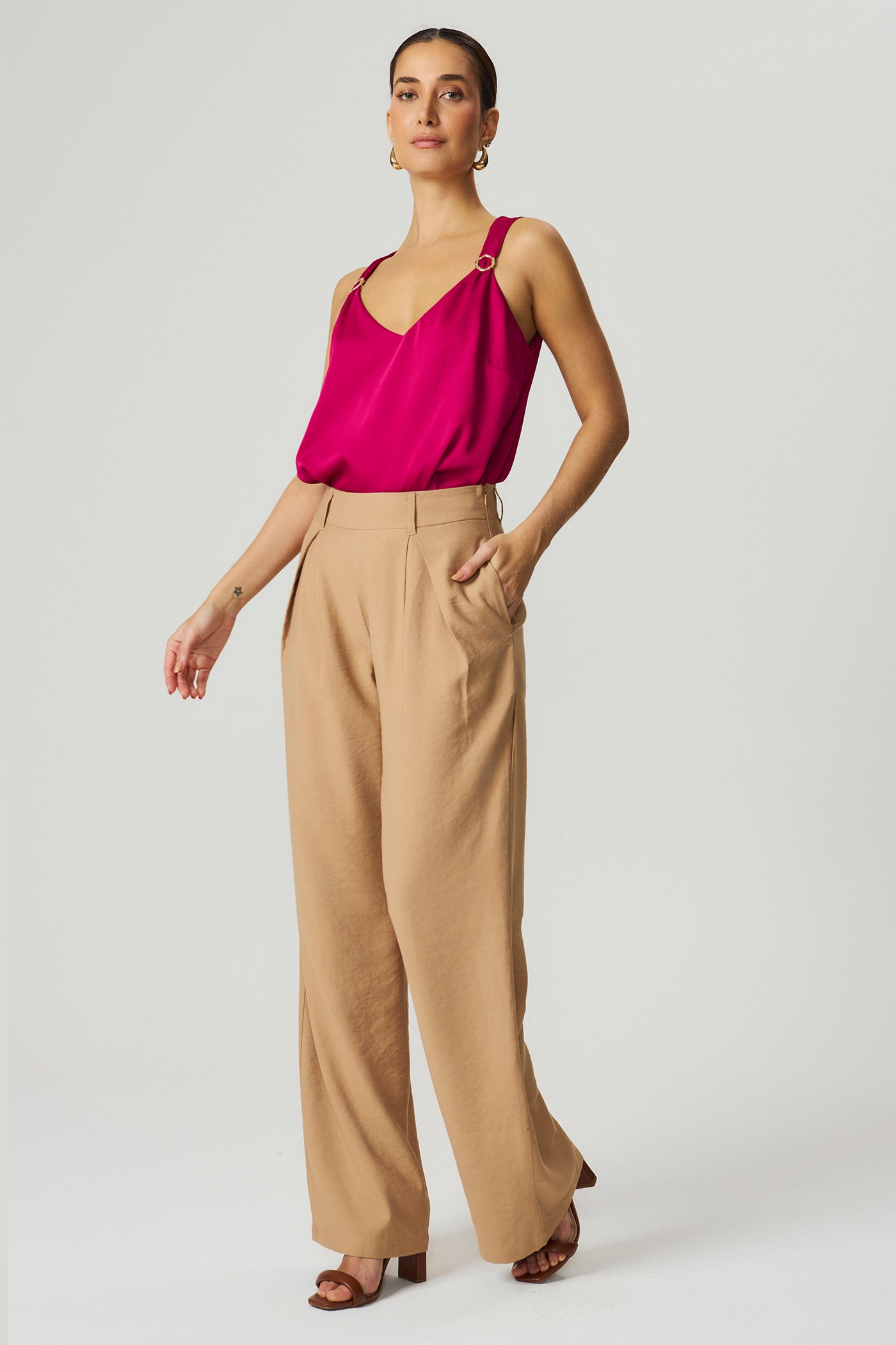 Blusa acetinada rosa Fato Básico