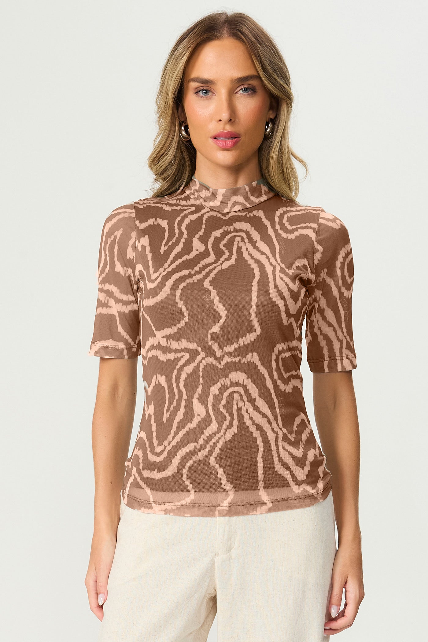Blusa tule estampado marrom Fato Básico