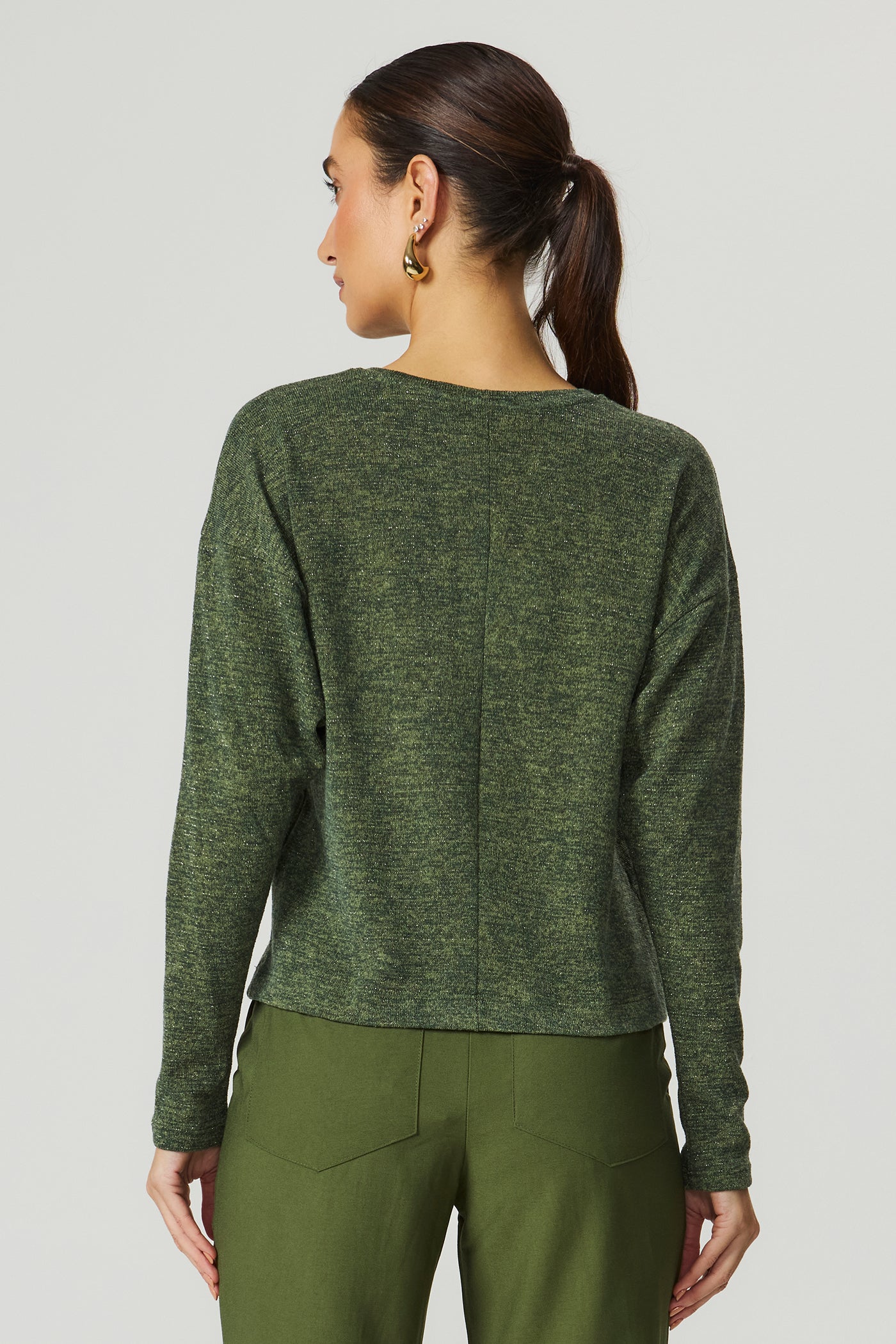 Blusa manga longa trico lurex verde oliva Fato Básico