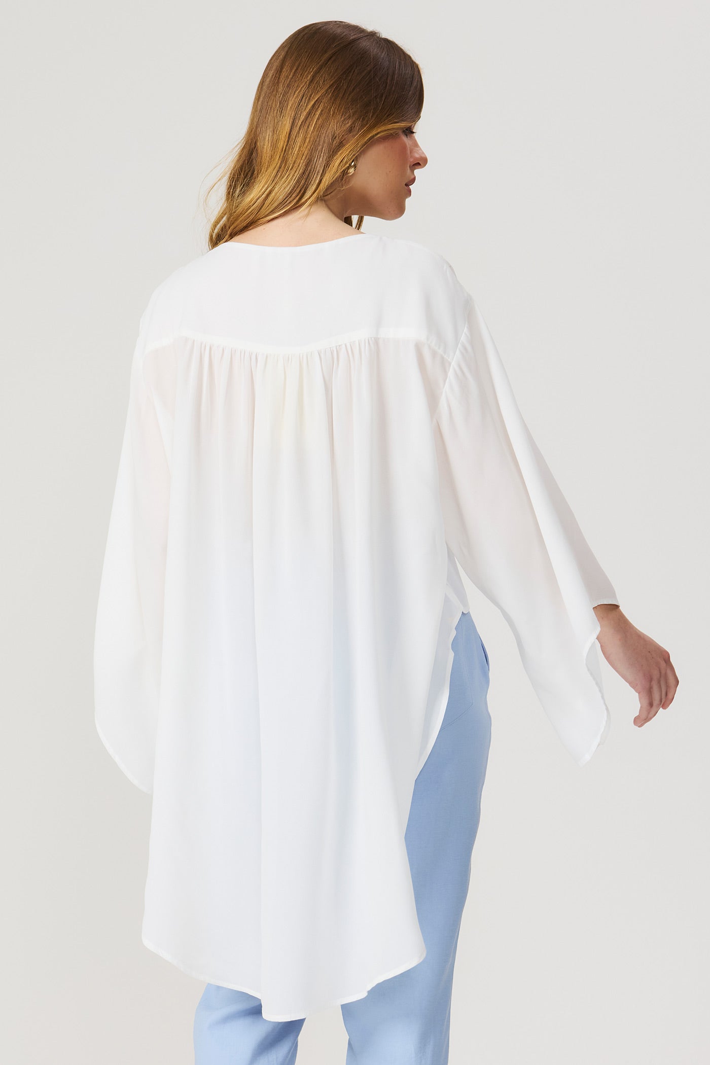 Blusa ampla alongada off white Fato Básico
