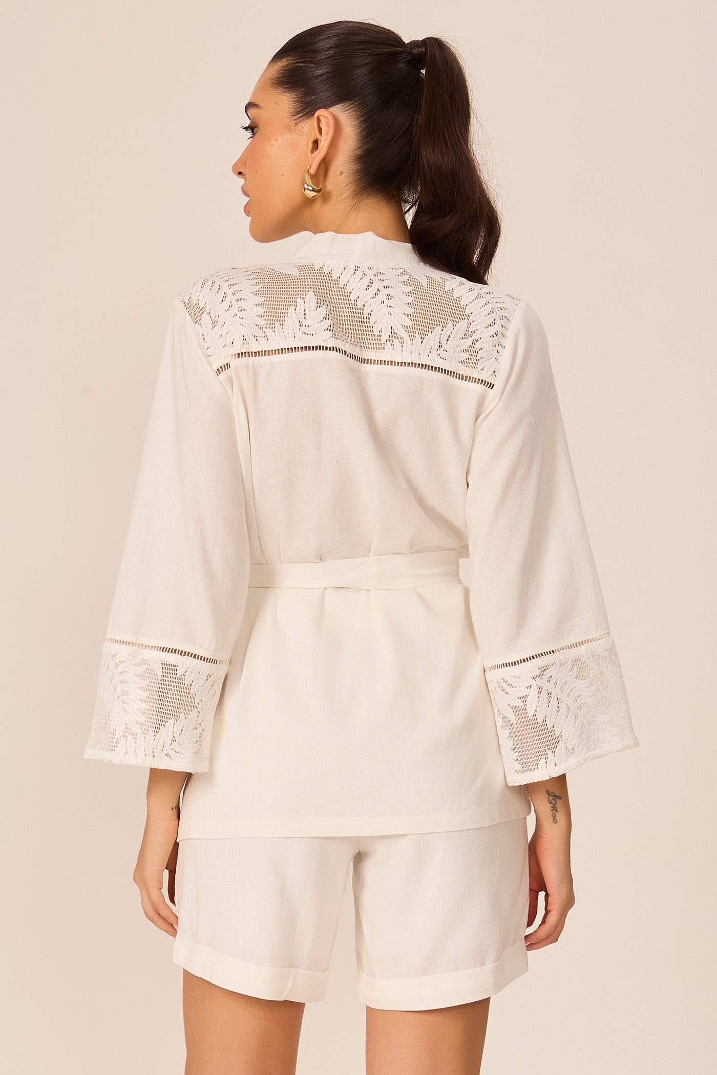 Kimono tela bordada branco Fato Básico
