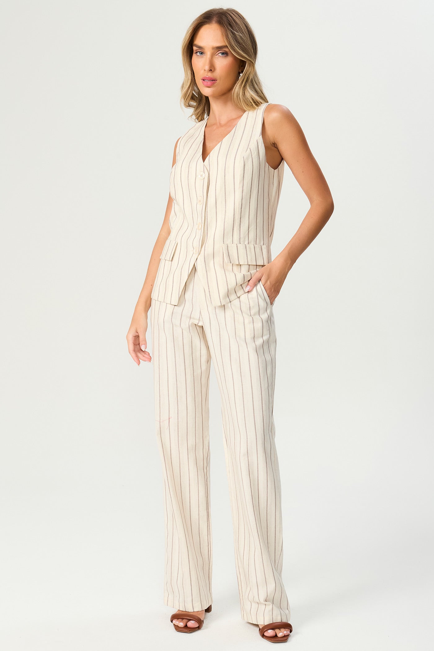 Calça wide leg listrada marrom Fato Básico