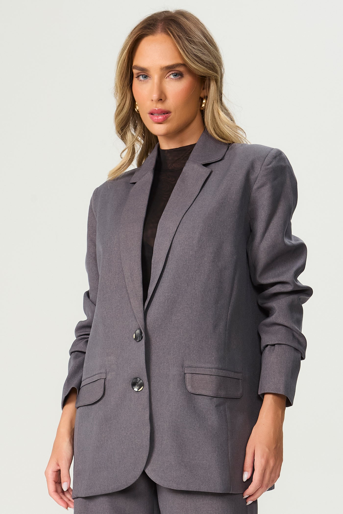 Blazer oversized cinza Fato Básico