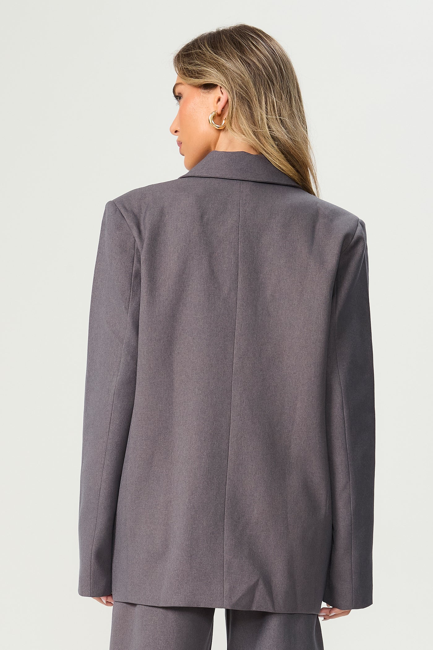 Blazer oversized cinza Fato Básico