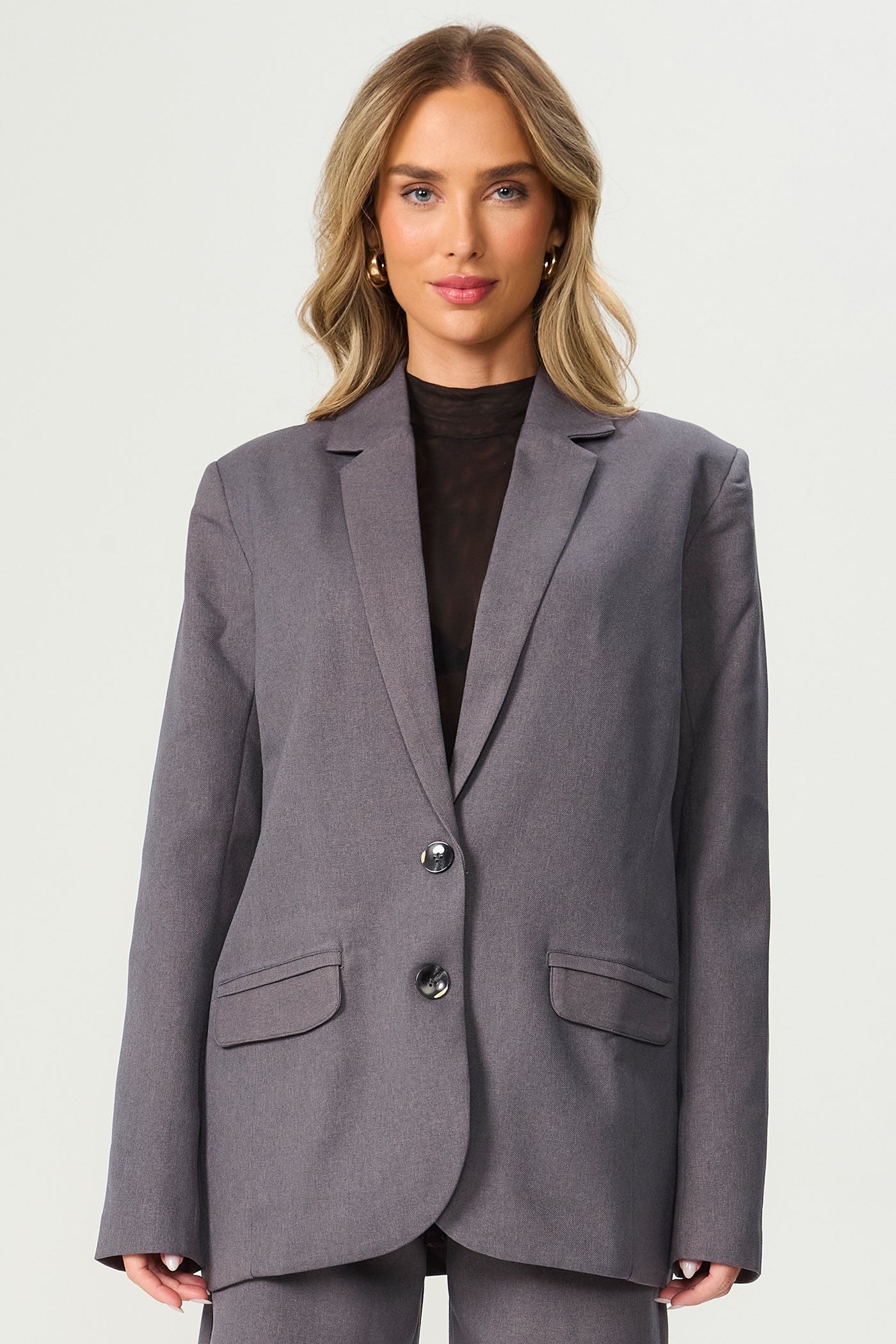 Blazer oversized cinza Fato Básico