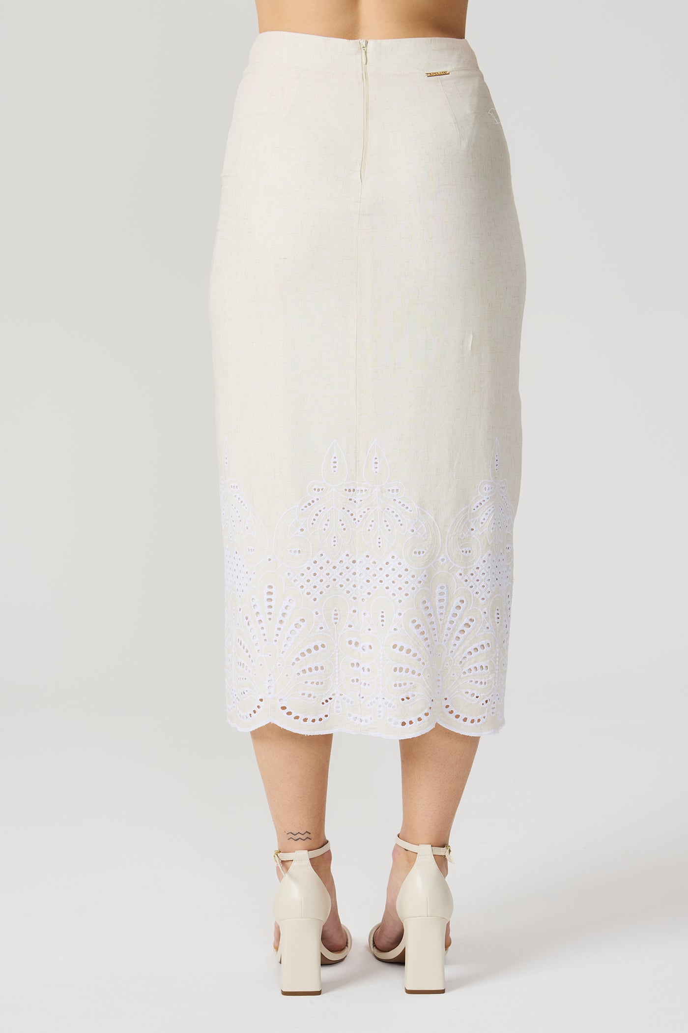 Saia midi linho bordado