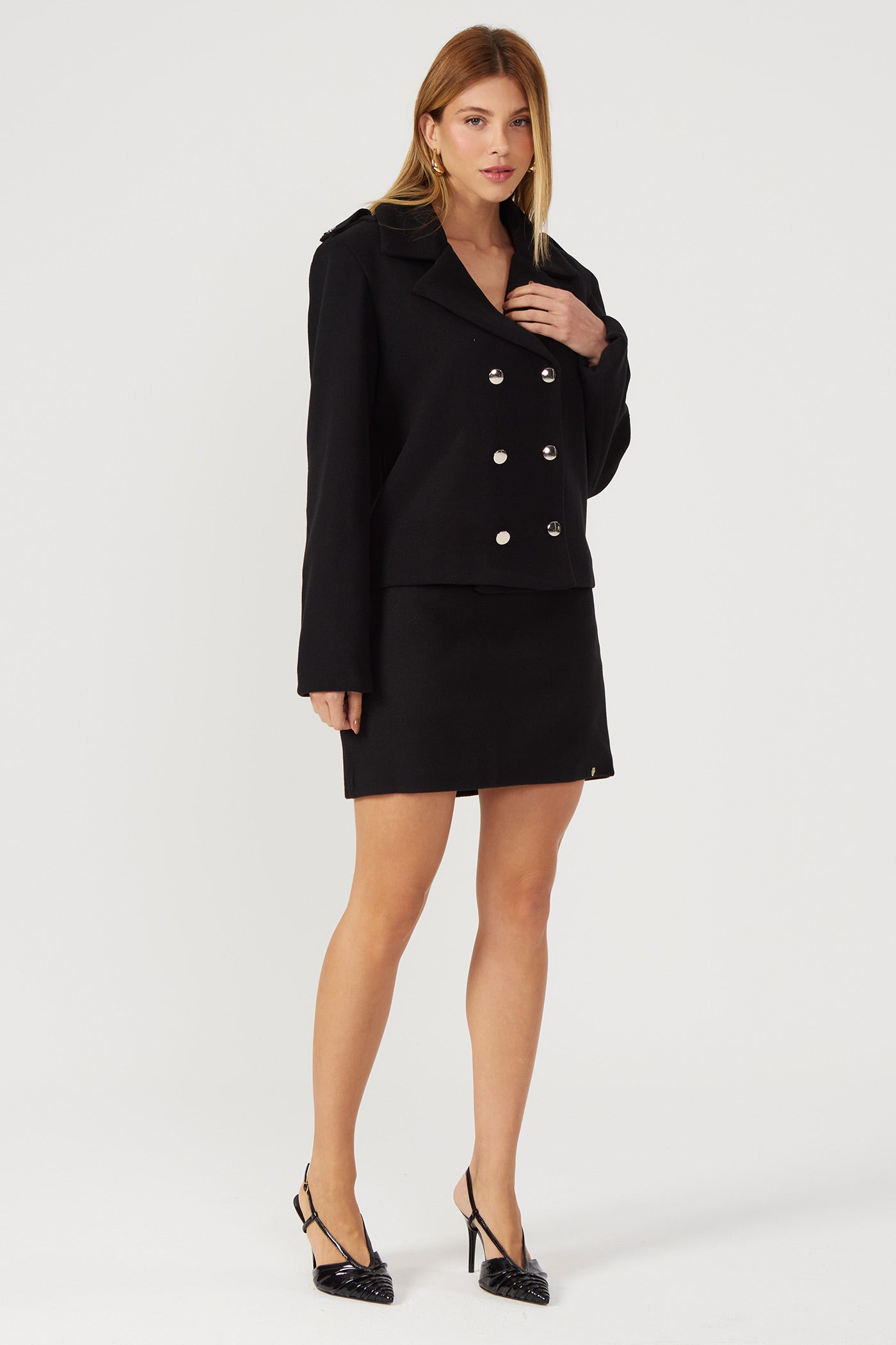 Saia curta lã batida preta Fato Básico