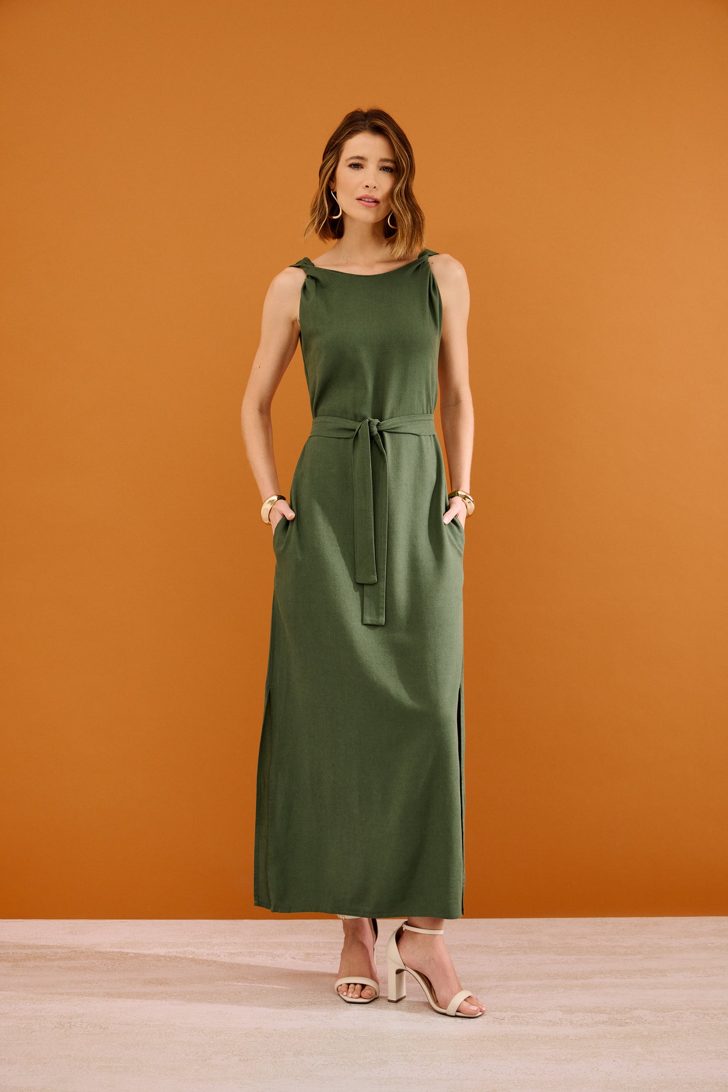 Vestido verde em linho Fato Básico