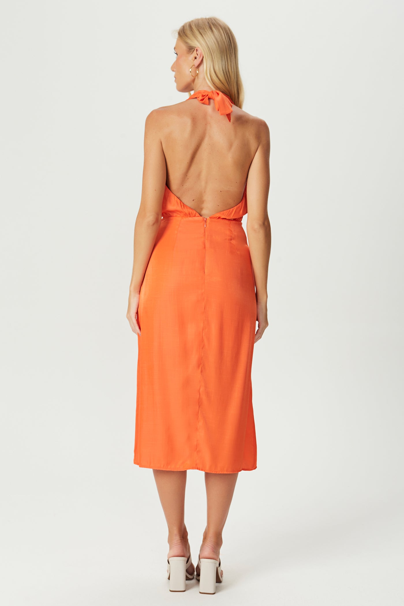 Vestido acetinado com transpasse rosa Fato - FATO BÁSICO