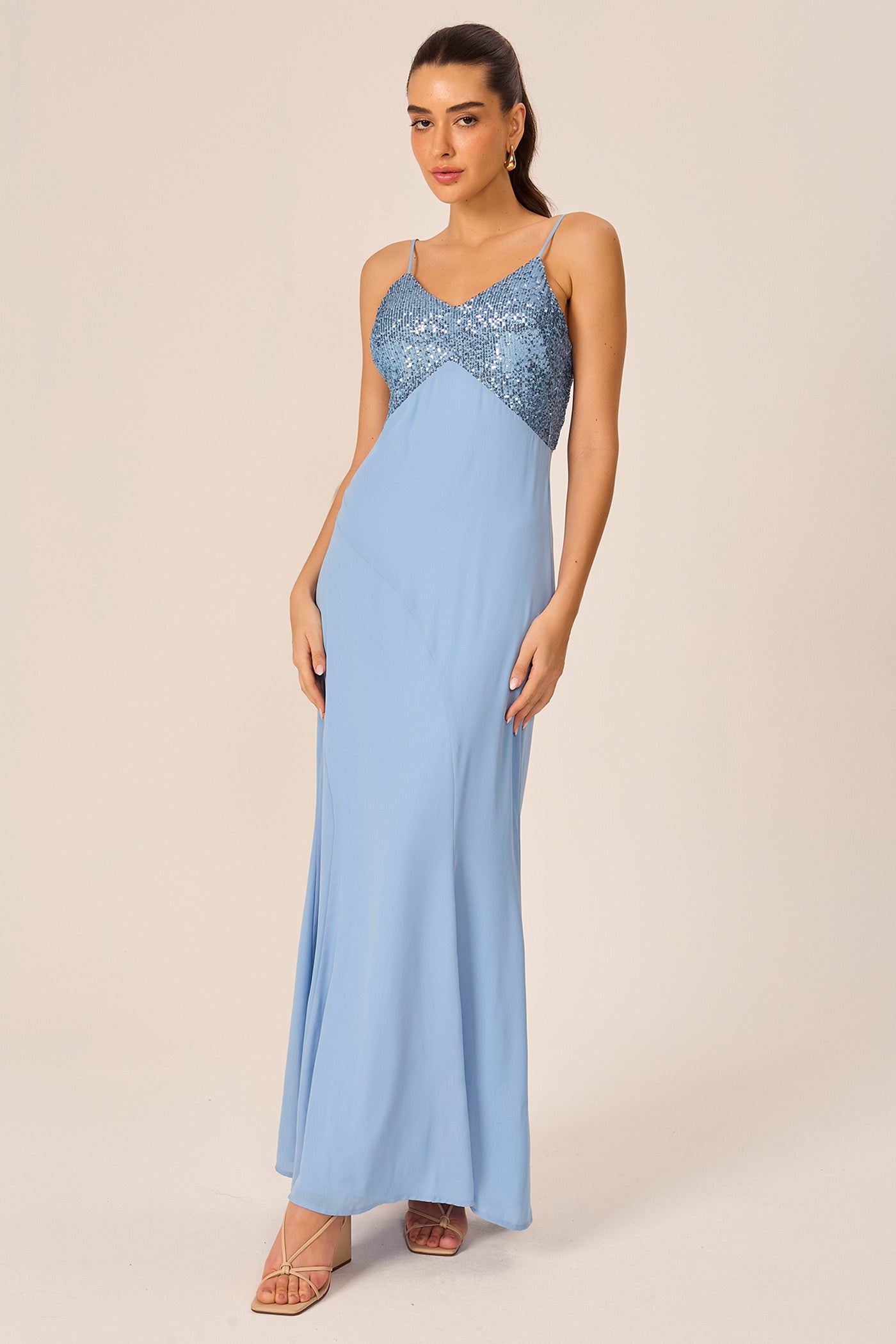 Vestido sereia longo paetê azul céu Fato Básico
