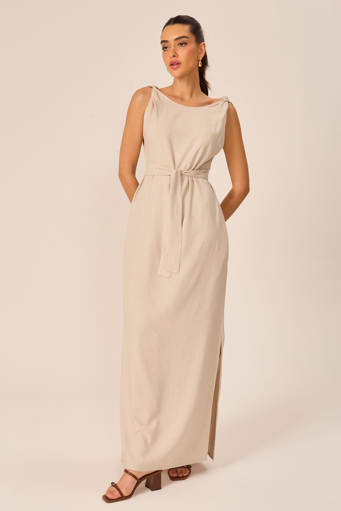 Vestido linho decote torcido natural Fato Básico