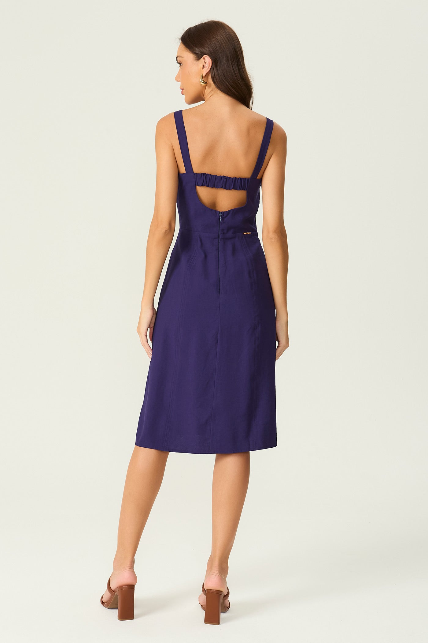 Vestido mídi decote reto Marinho Fato Básico