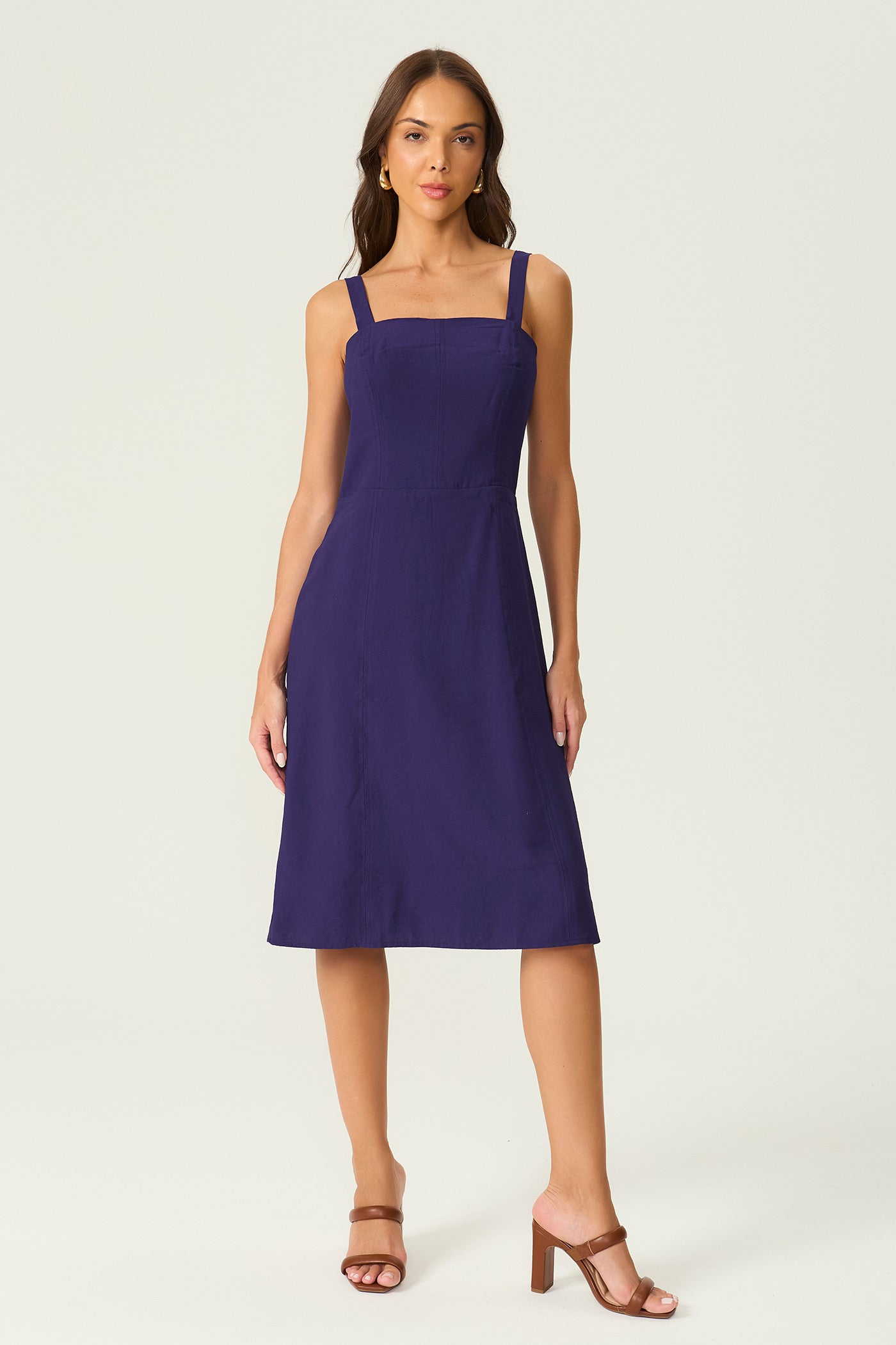 Vestido mídi decote reto Marinho Fato Básico