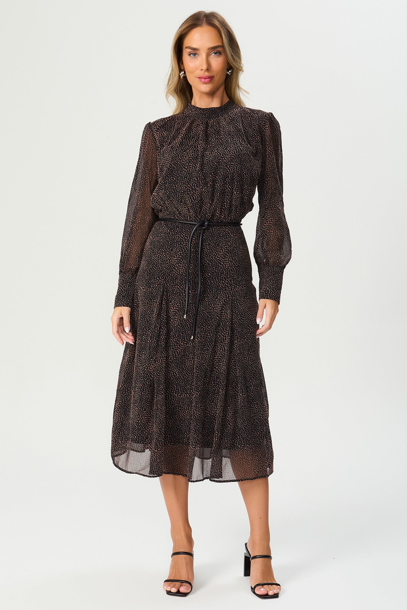 Vestido midi texturizado preto Fato Básico