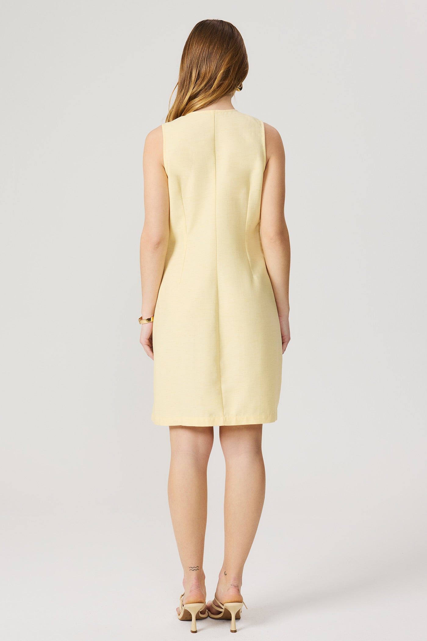 Vestido linho curto amarelo manteiga Fato Básico