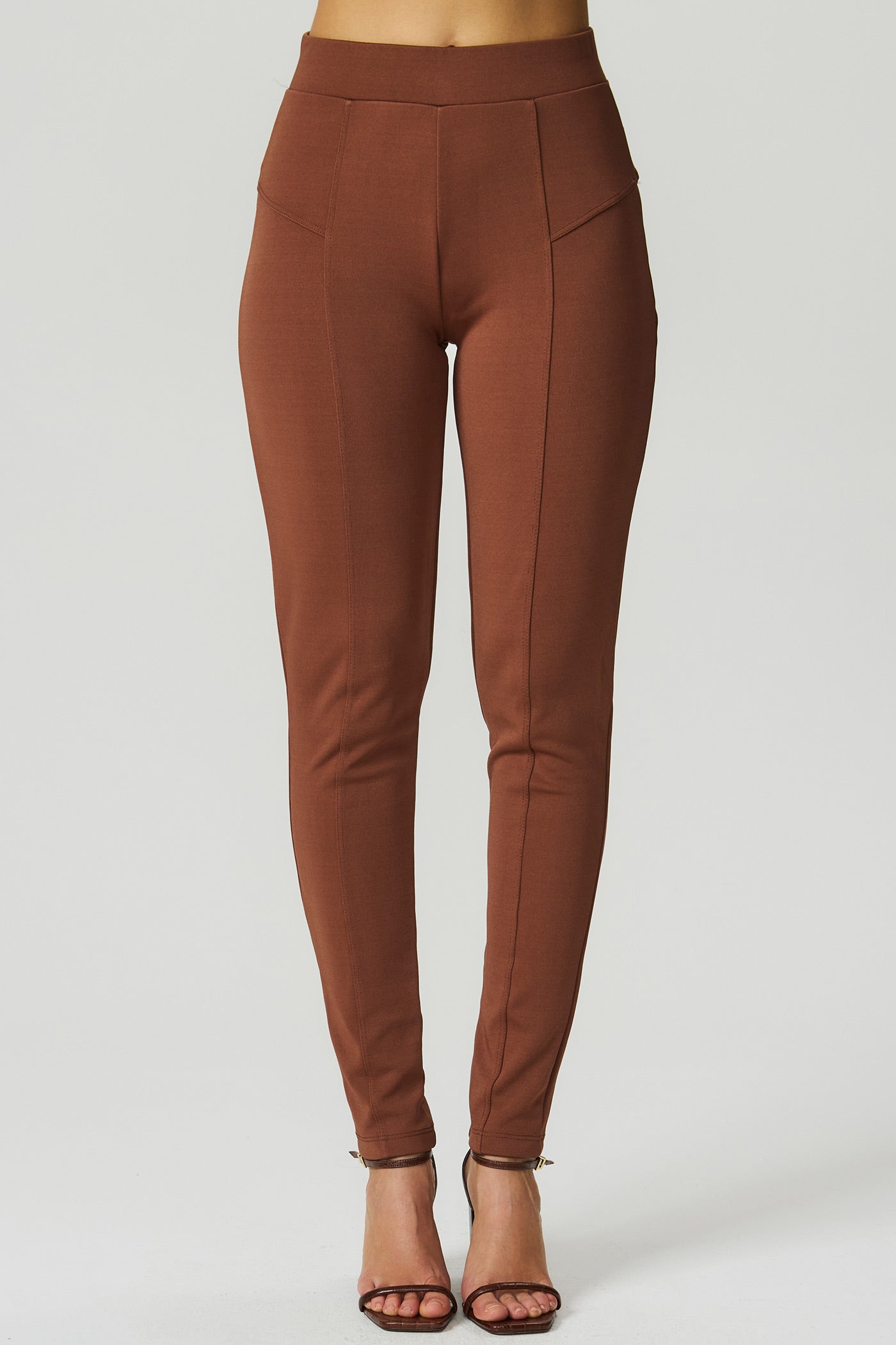 Calça montaria marrom Fato Básico