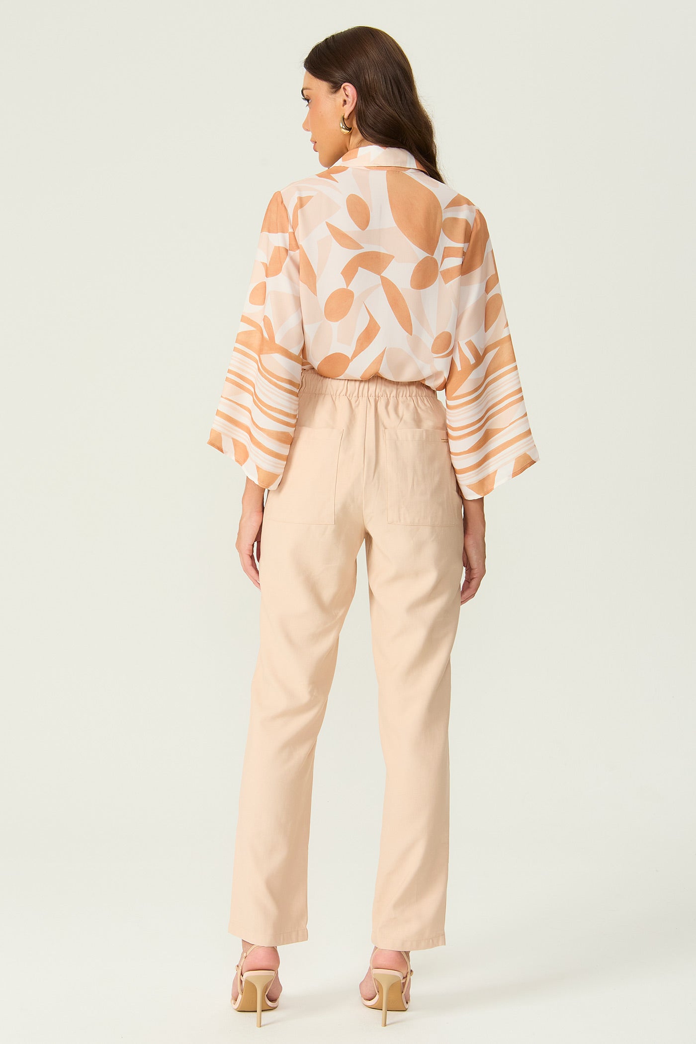Calça com bolsos bege Fato Básico