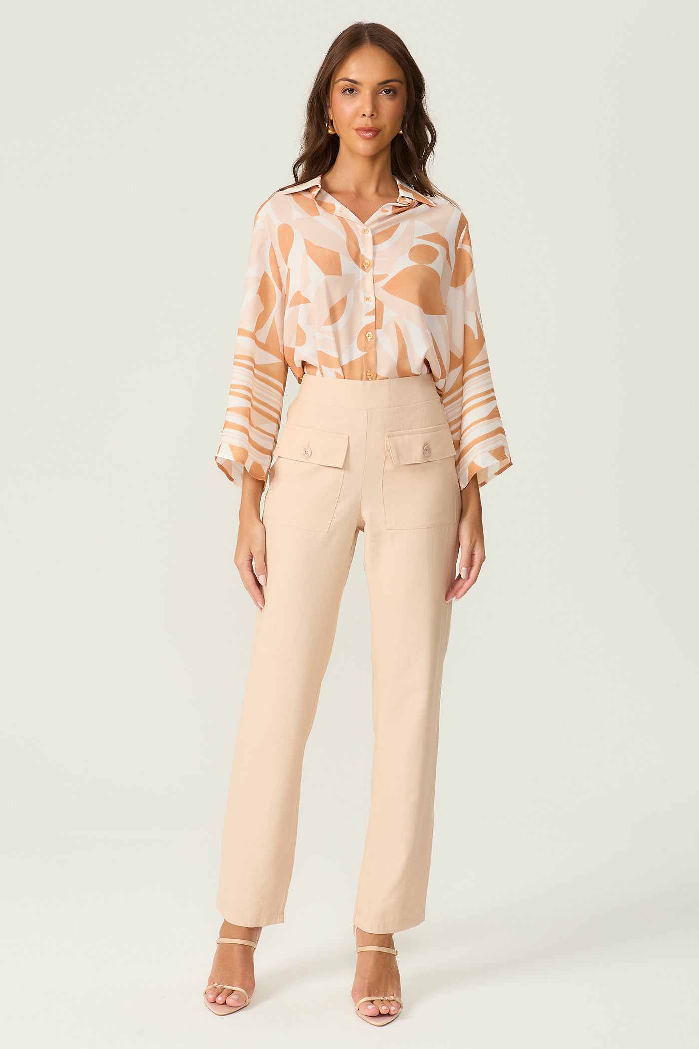 Calça com bolsos bege Fato Básico