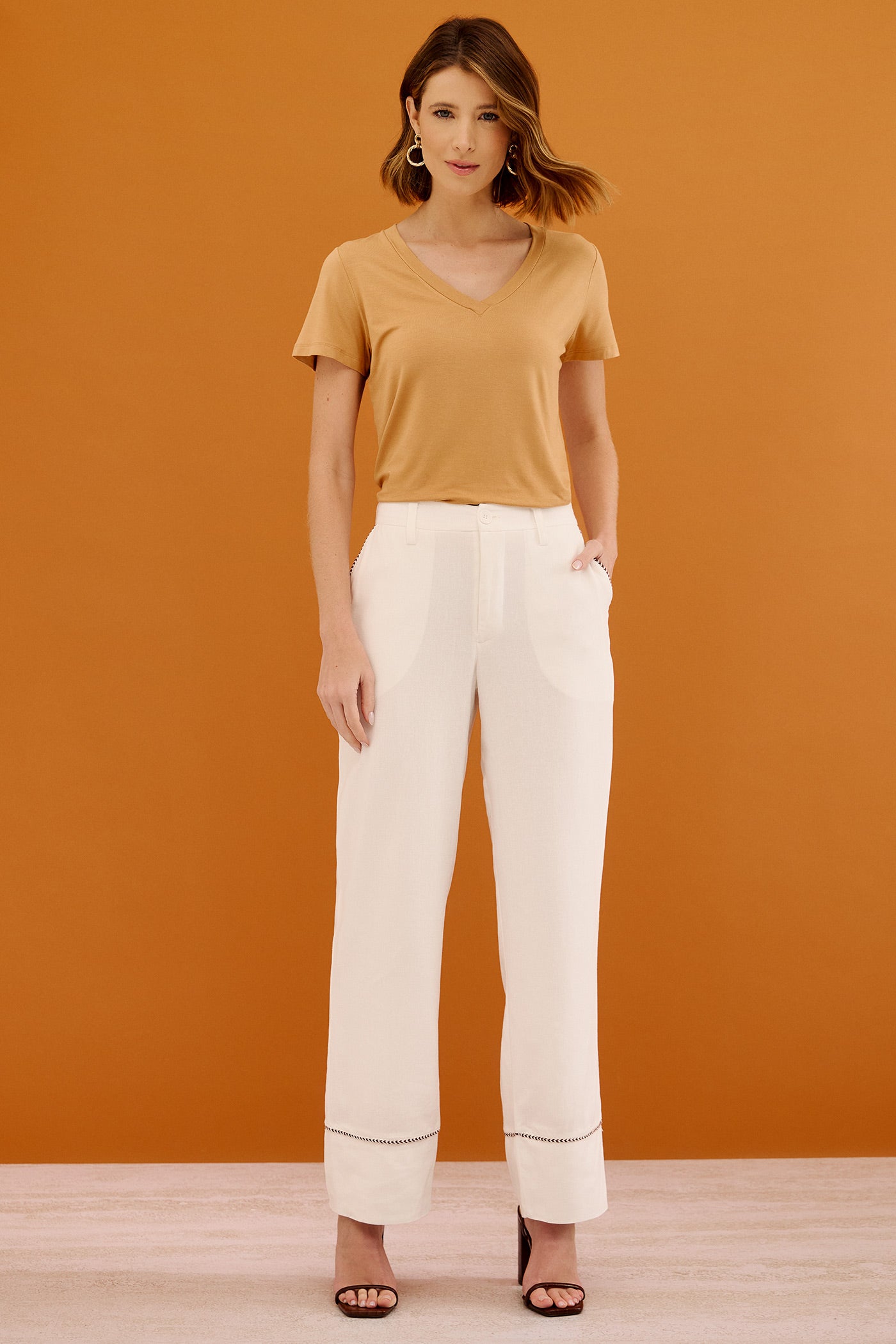 Calça pantalona com detalhe off white Fato Básico