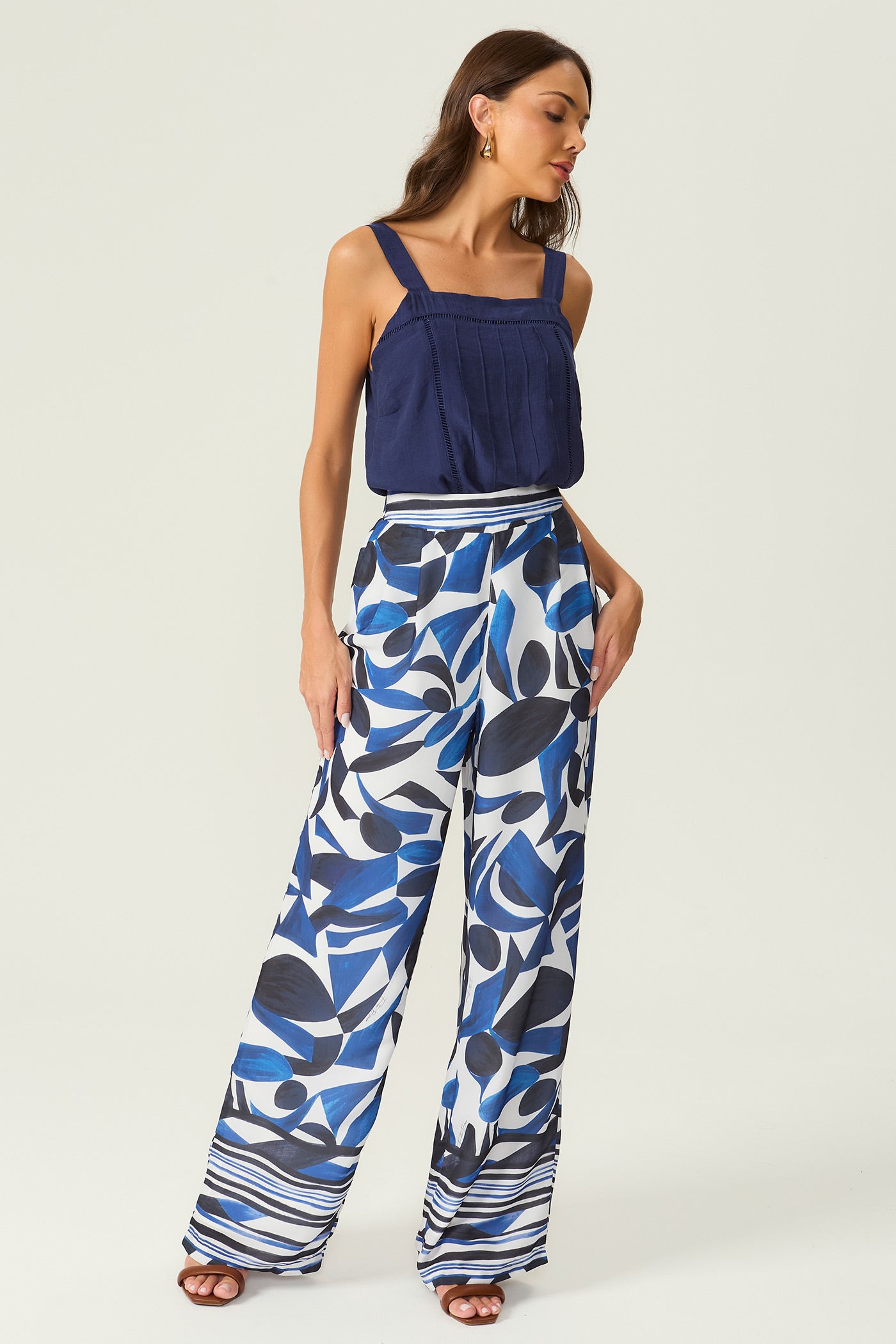 Calça pantalona estampada azul Fato Básico