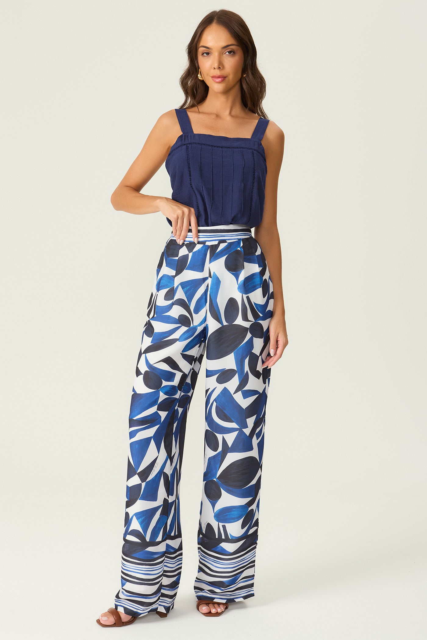 Calça pantalona estampada azul Fato Básico