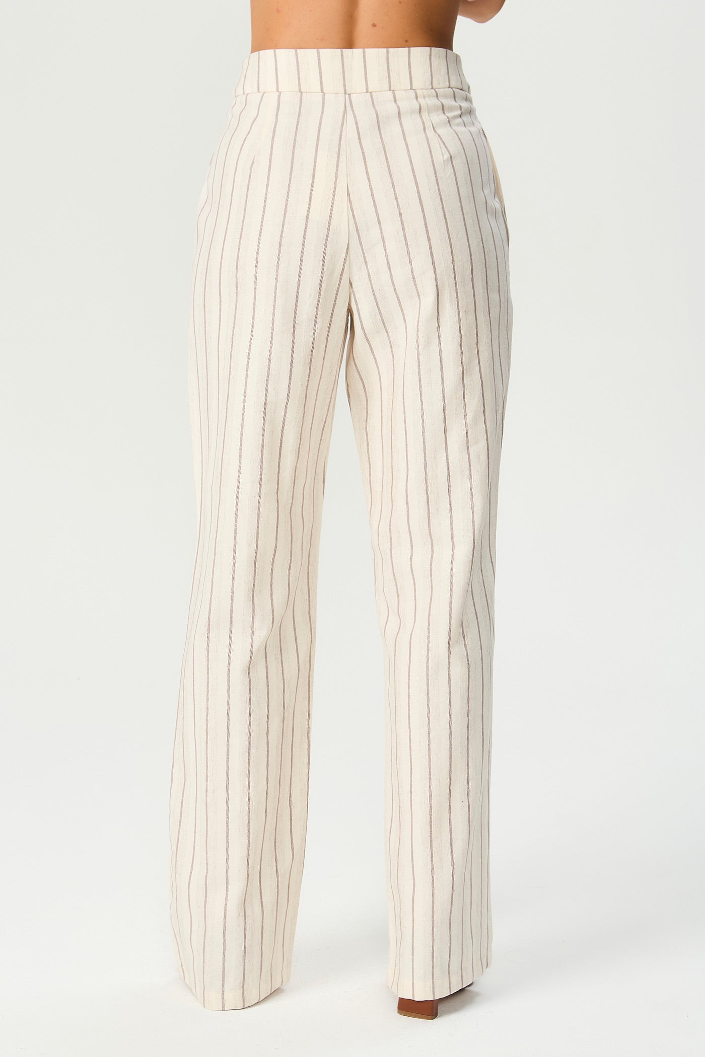 Calça wide leg listrada marrom Fato Básico