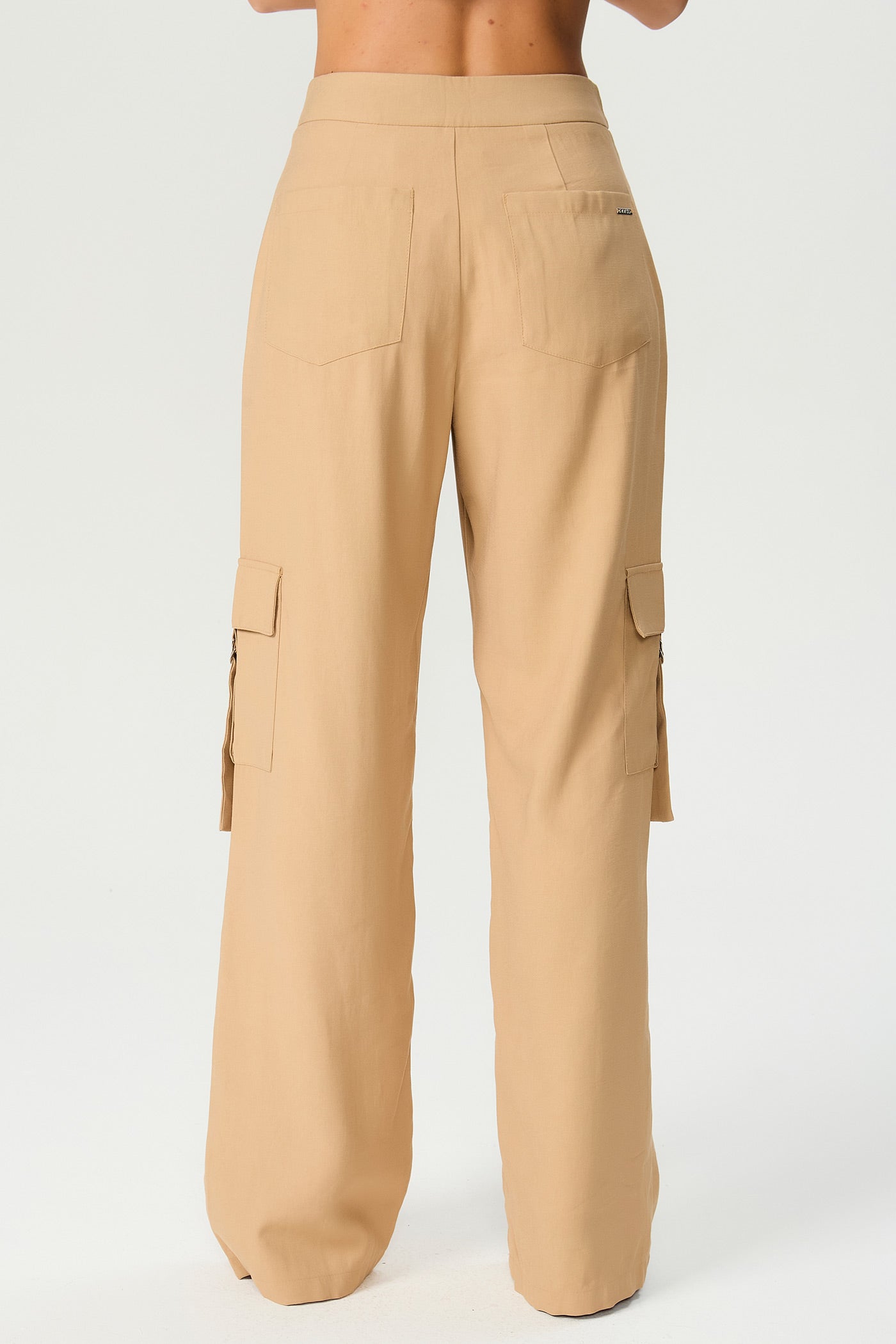 Calça pantalona cargo bege Fato Básico