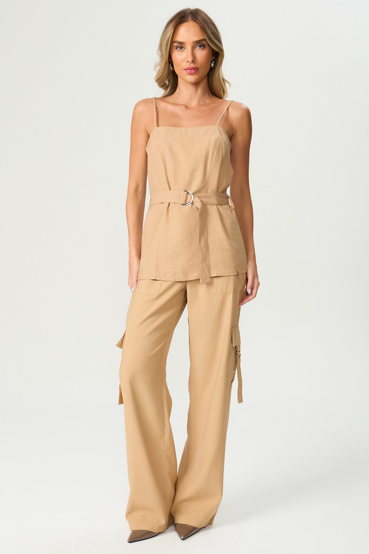 Calça pantalona cargo bege Fato Básico