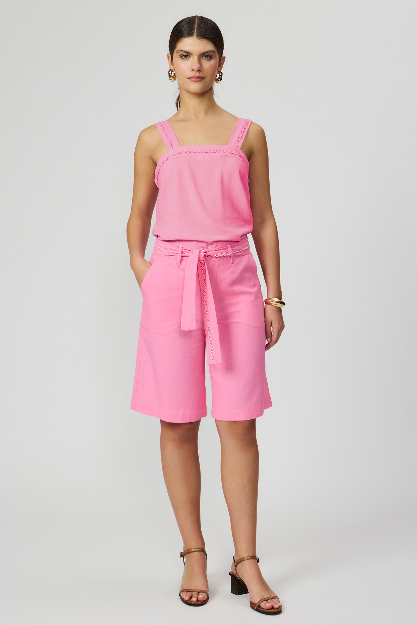 Bermuda linho rosa com faixa Fato Básico