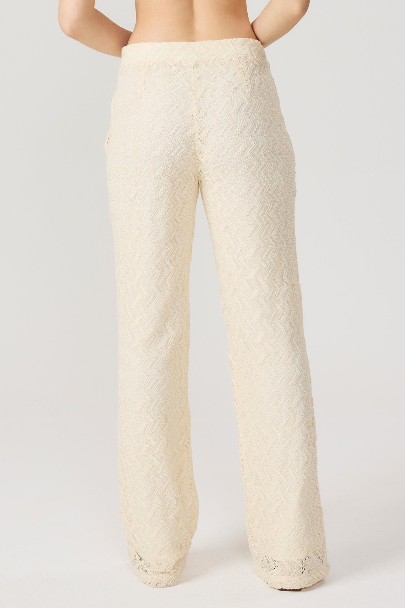 Calça crochet Fato Básico