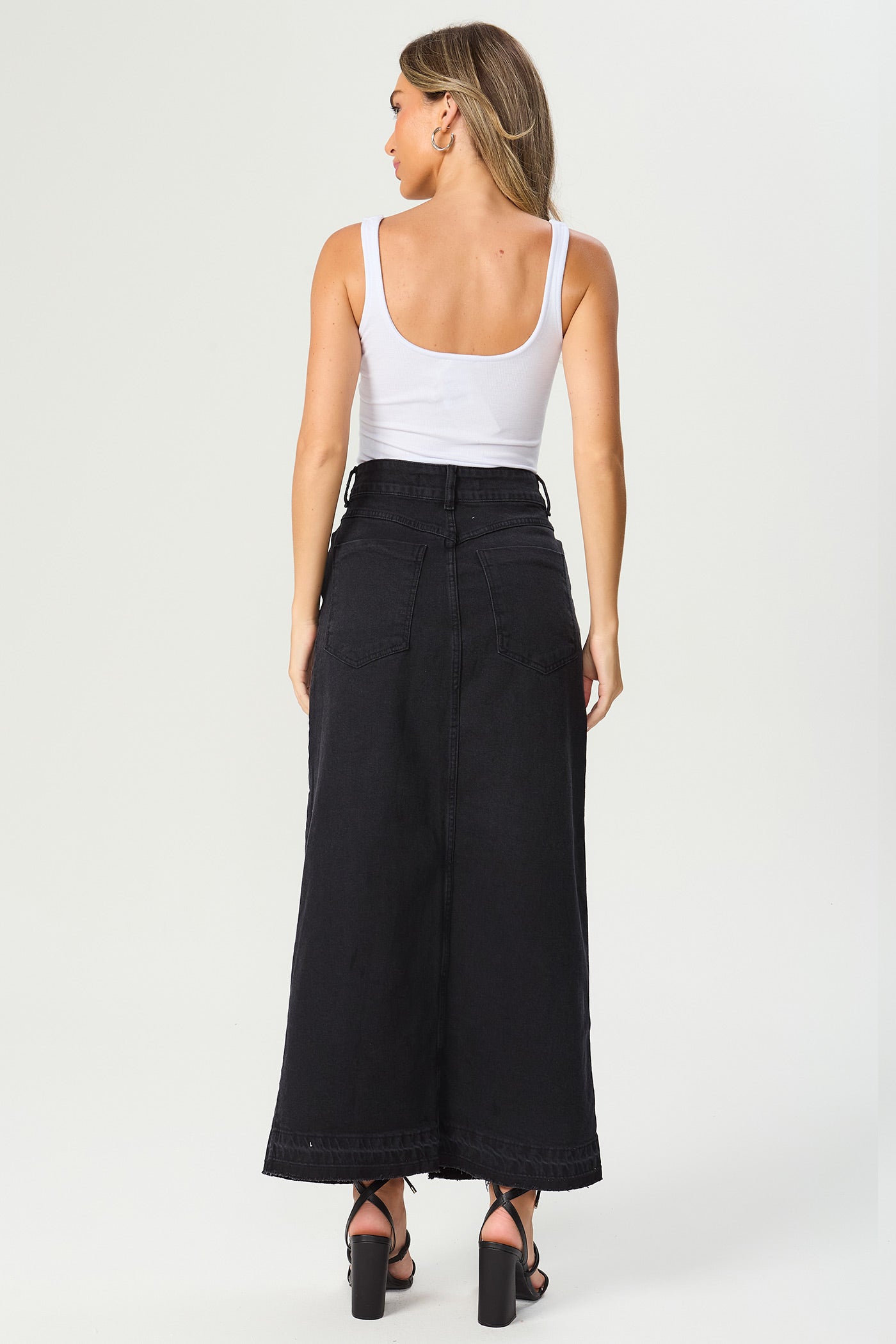 Saia coluna jeans black Fato Básico