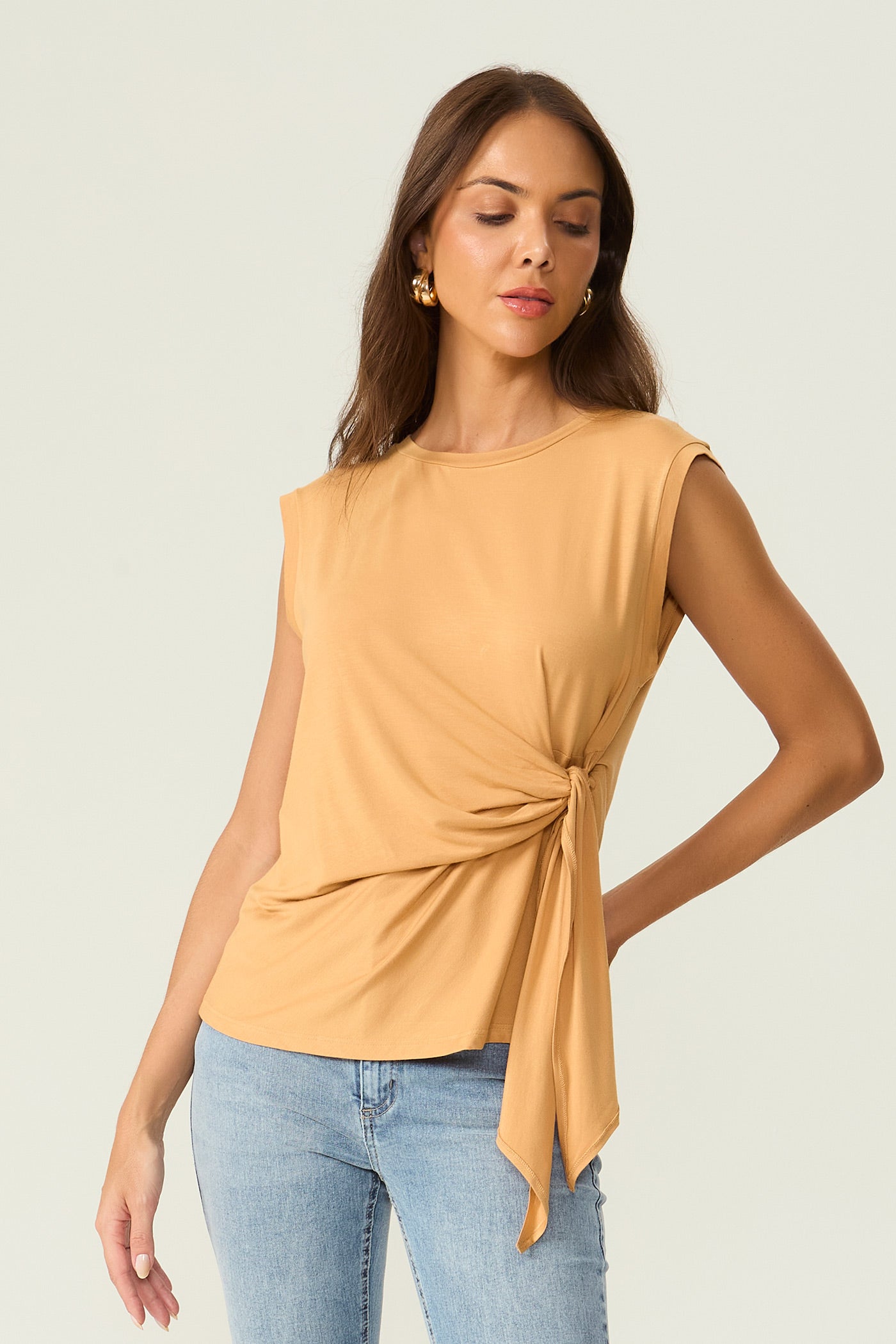 Blusa com faixa caramelo Fato Básico