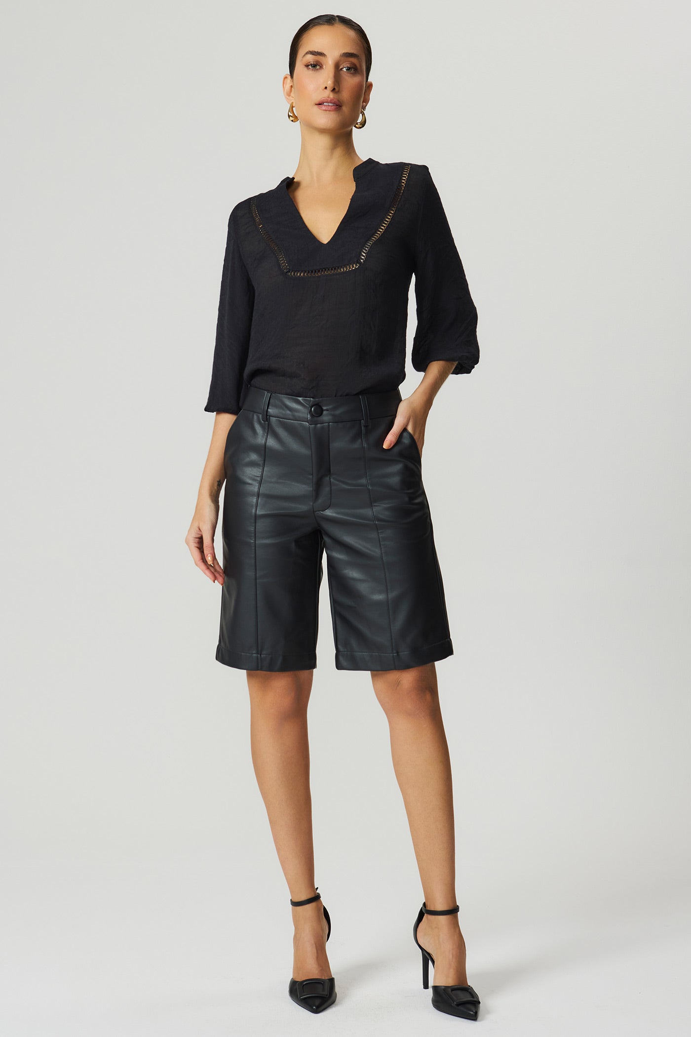 Blusa 3/4 entremeio preta Fato Básico