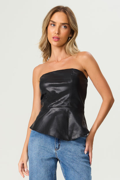 Blusa sem alça couro assimétrica preto Fato Básico