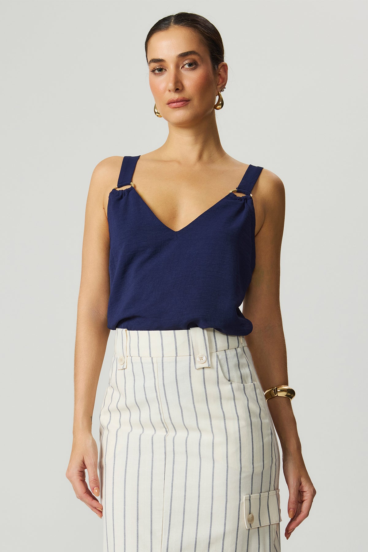 Blusa detalhe argolas azul marinho Fato Básico