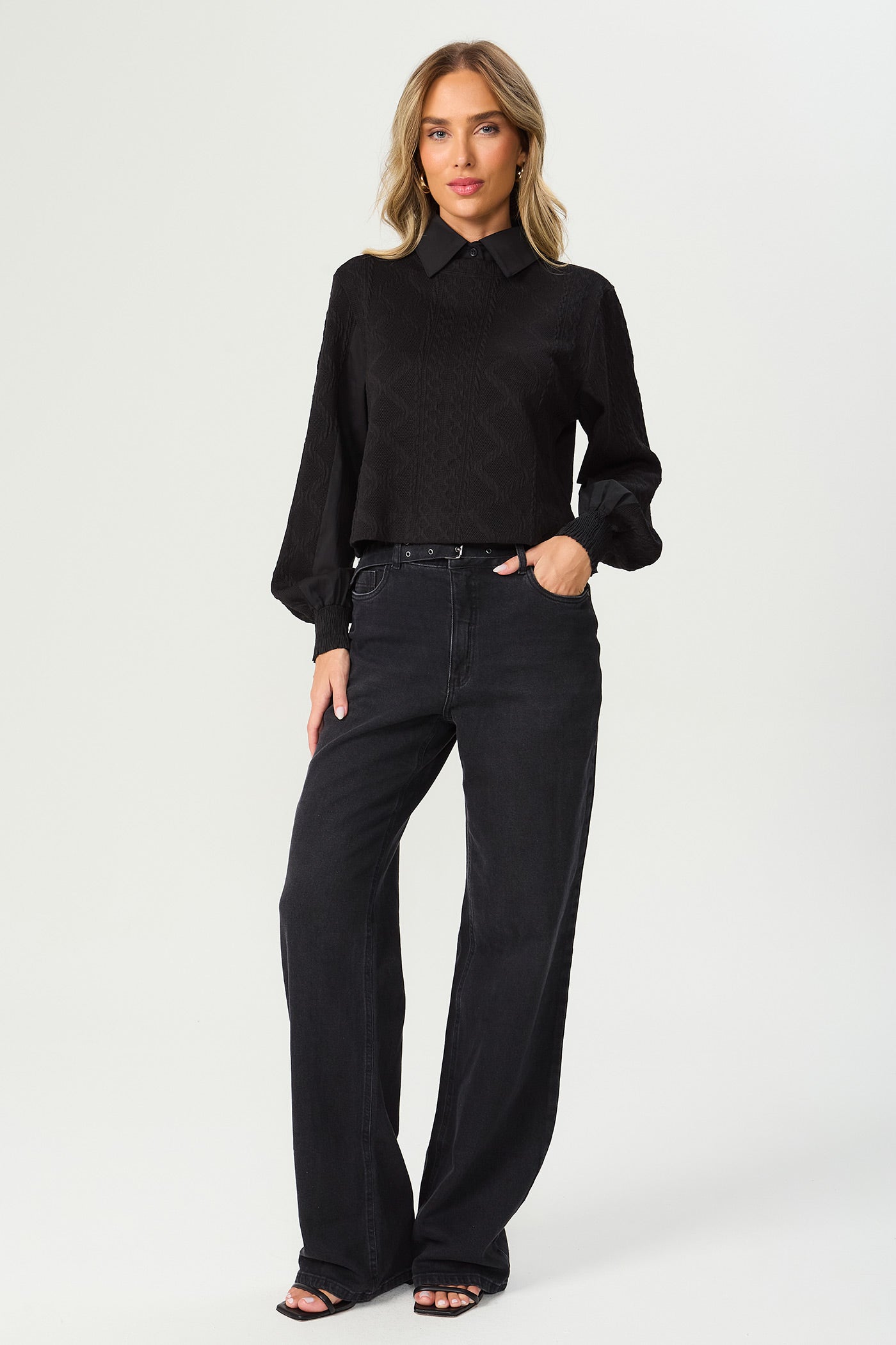 Blusa trico gola removivel preta Fato Básico