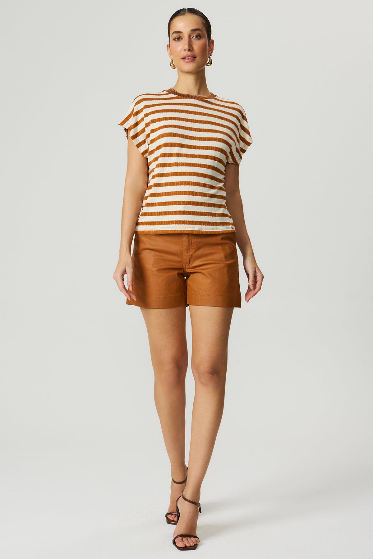 Blusa listrada detalhe ribana marrom Fato Básico
