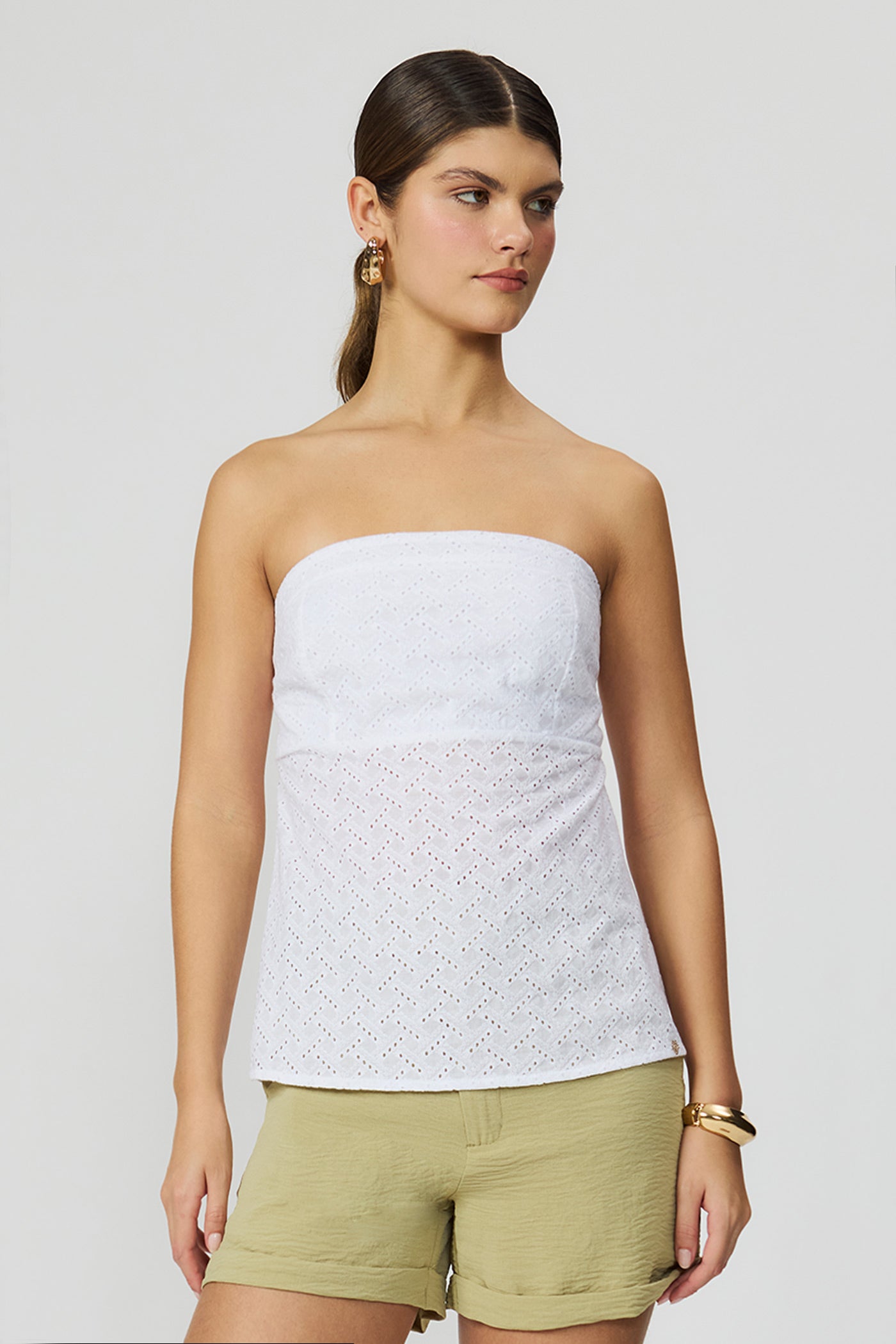 Blusa lasie sem alça off white feminina Fato Básico