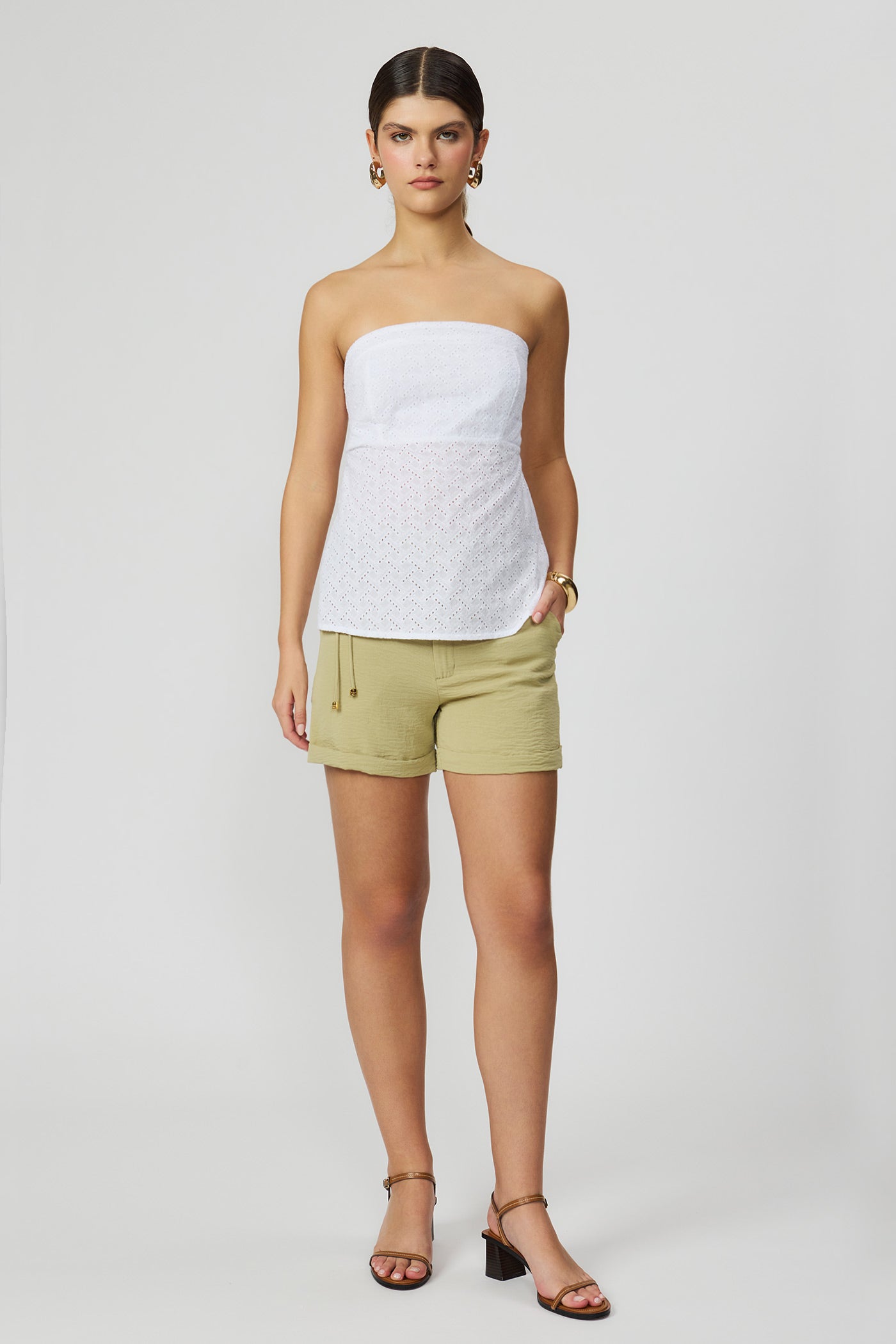 Blusa lasie sem alça off white feminina Fato Básico
