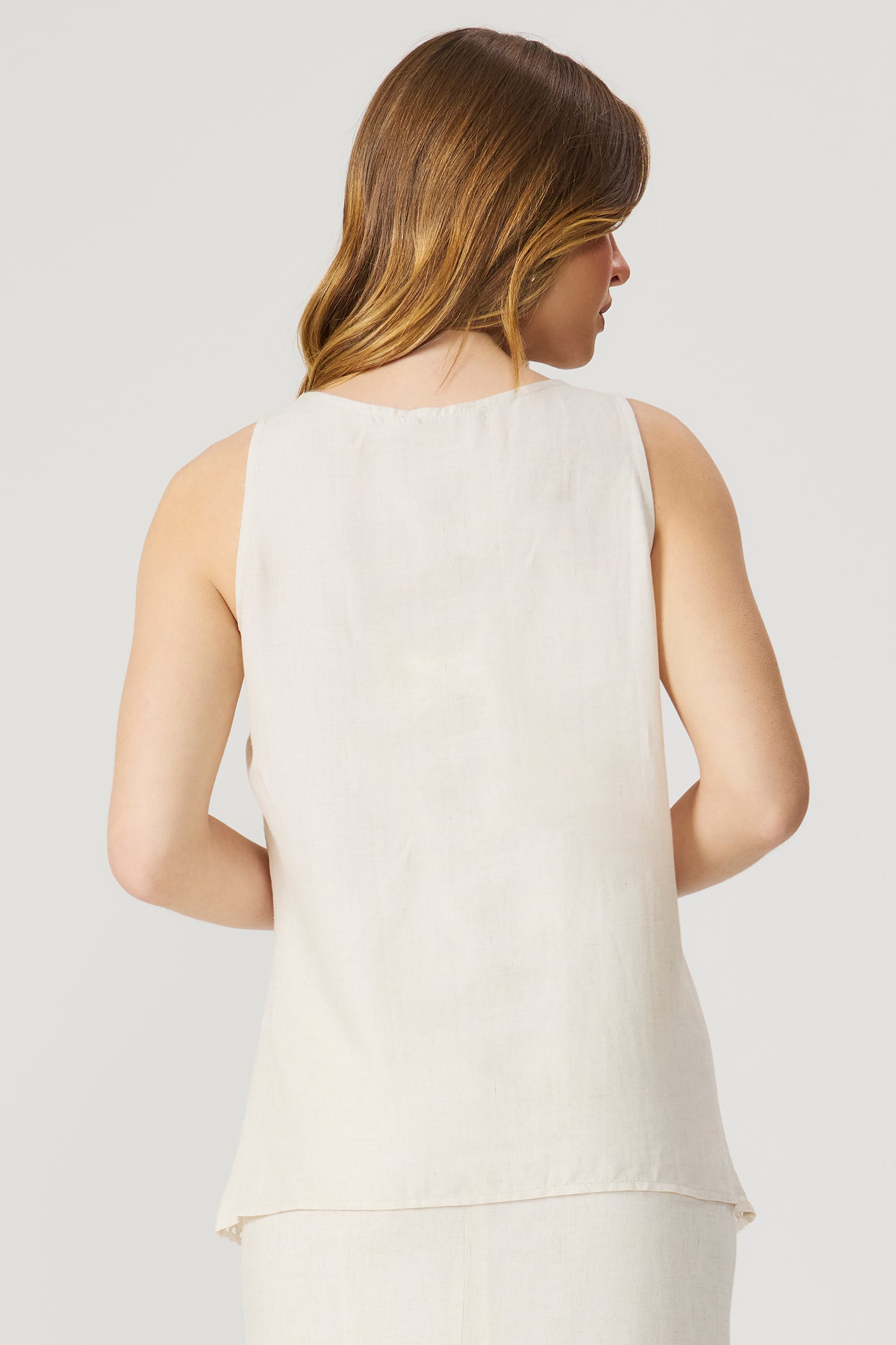 Blusa de linho com bordado Fato Básico