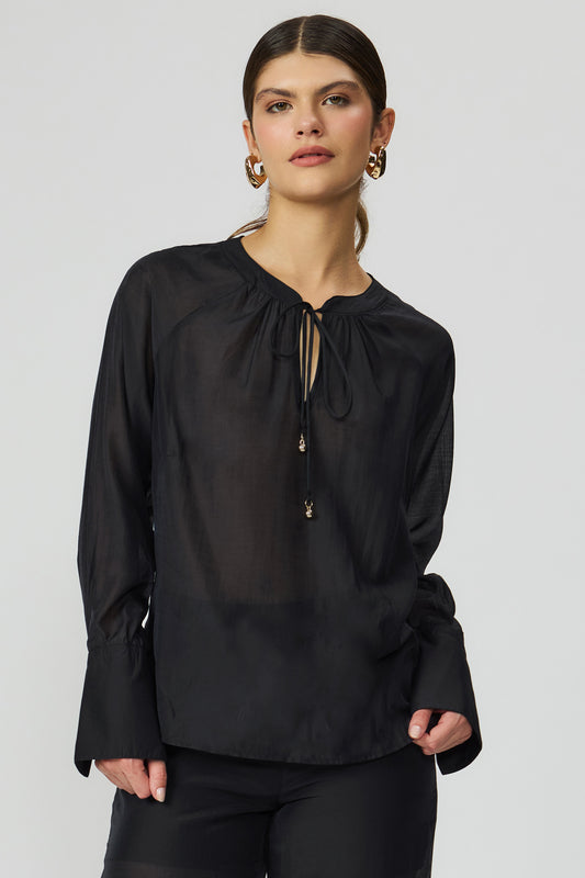 Blusa preta raglan feminina em lyocel Fato Básico