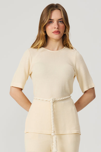 Blusa alongada com cinto baunilha Fato Básico
