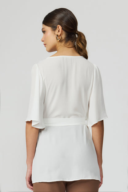 Blusa alongada com cinto off white feminina Fato Básico