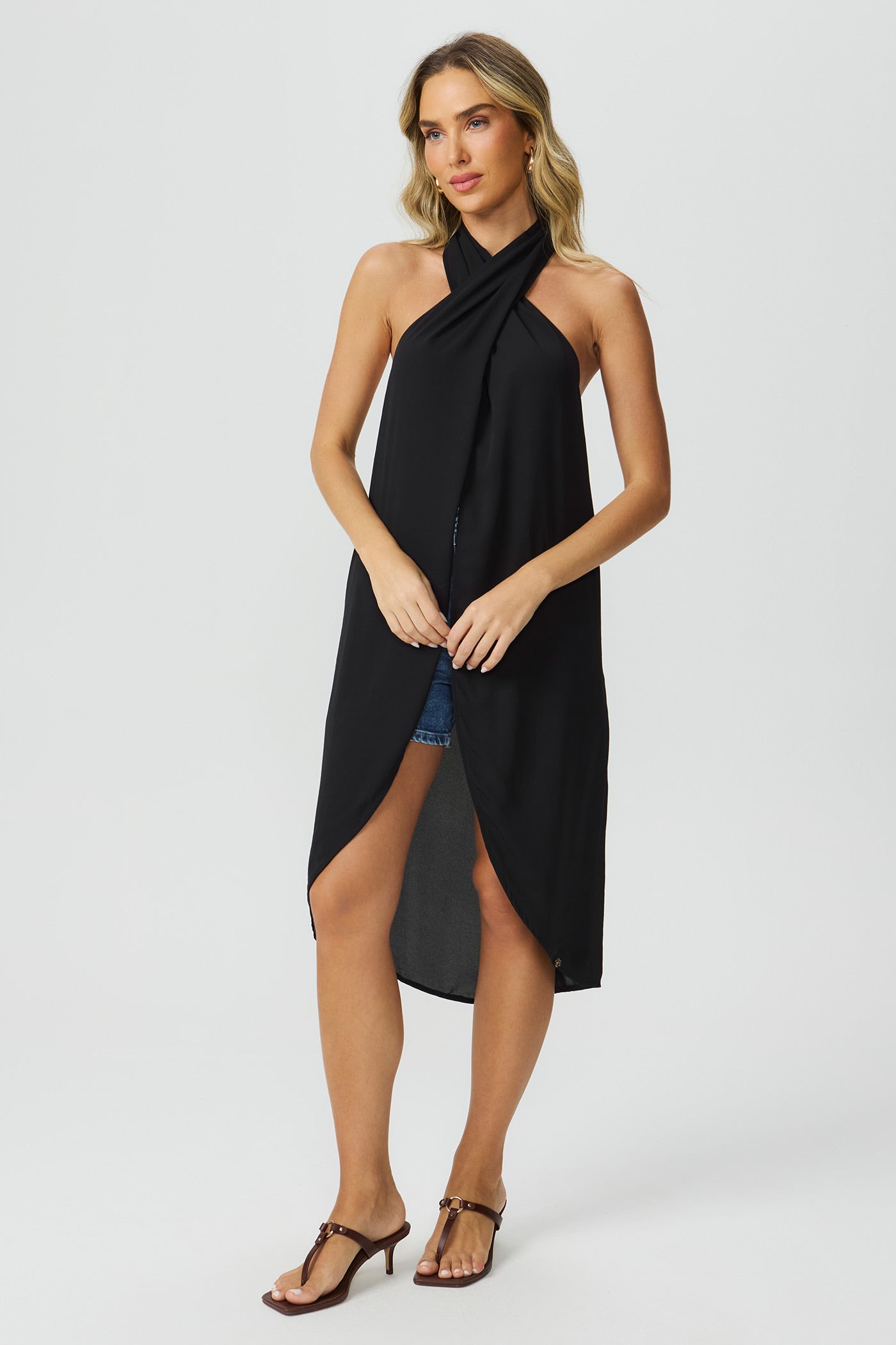 Blusa frente única alongada preta Fato Básico