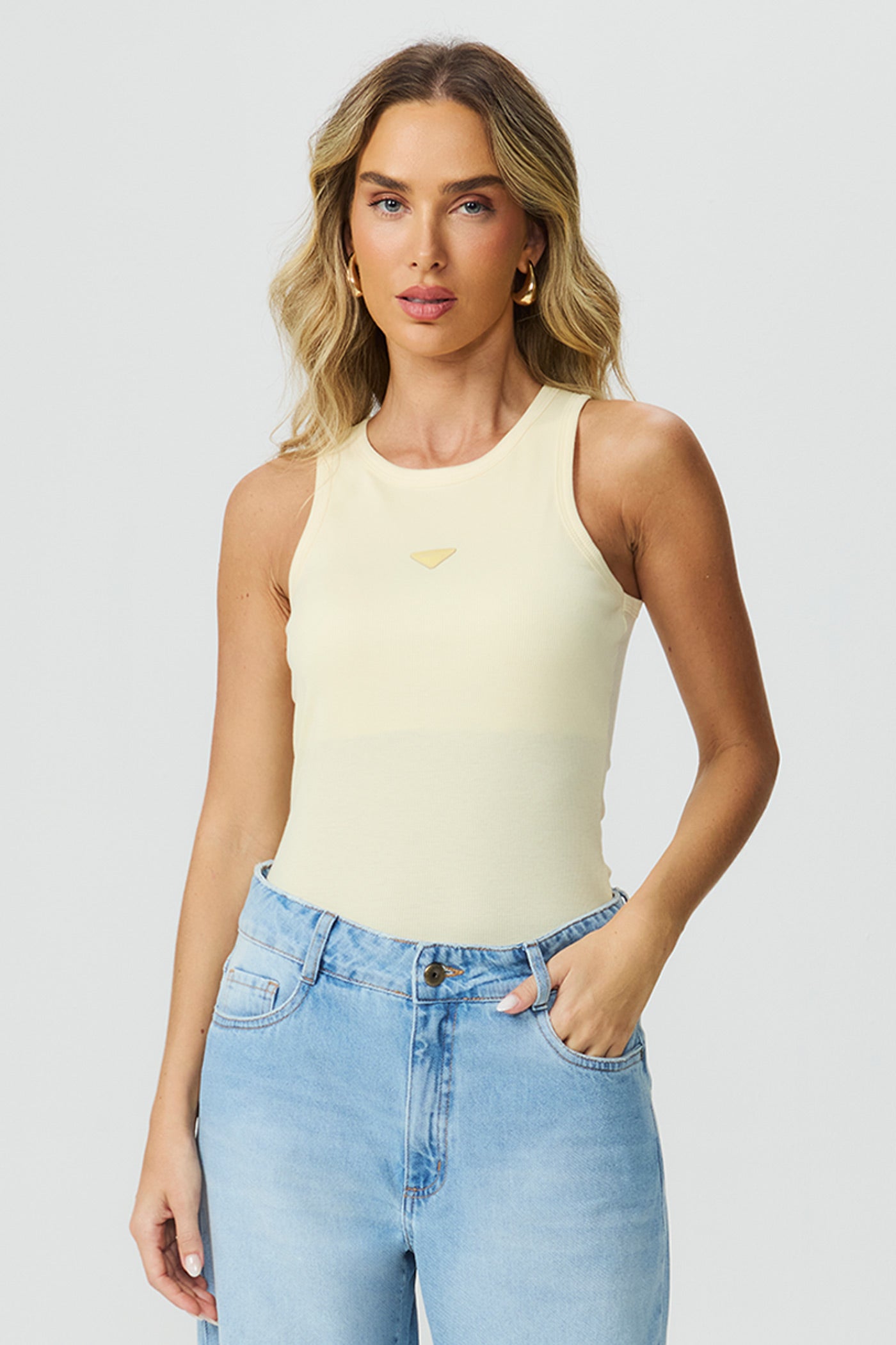 Blusa ribana gifg manteiga Fato Básico