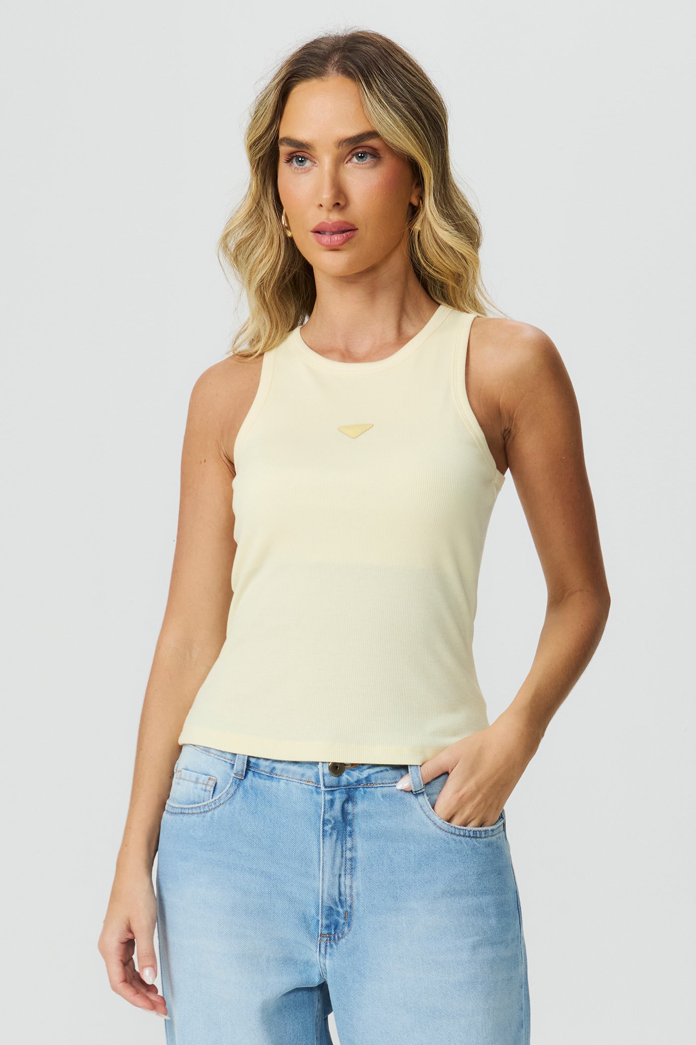 Blusa ribana gifg manteiga Fato Básico